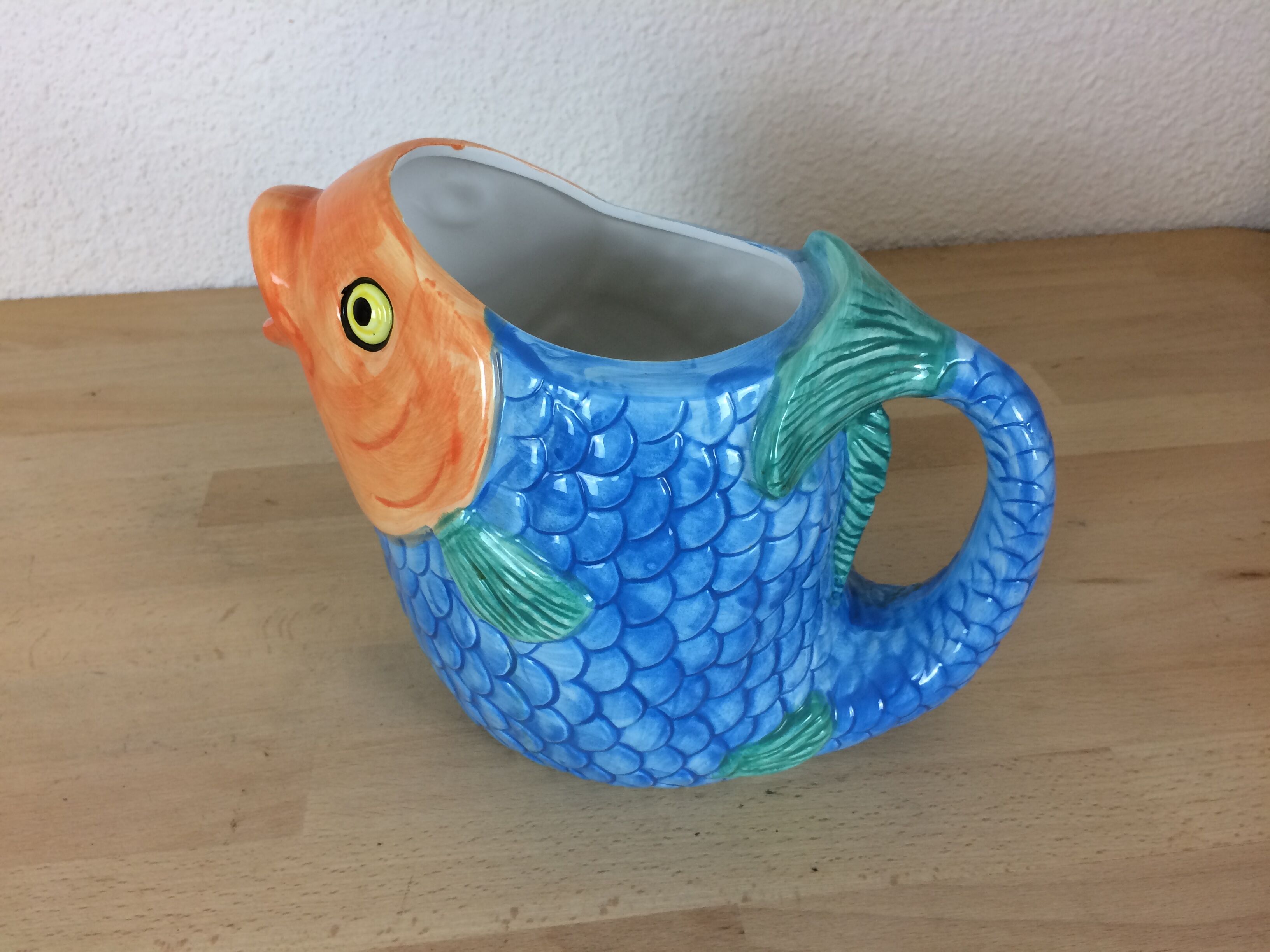 Pitcher fish zoomorphic barbotine