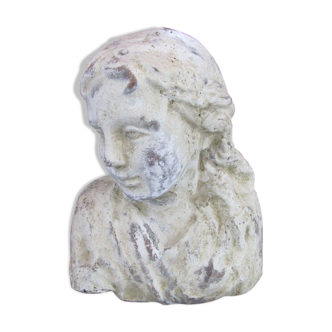Buste de jeune fille
