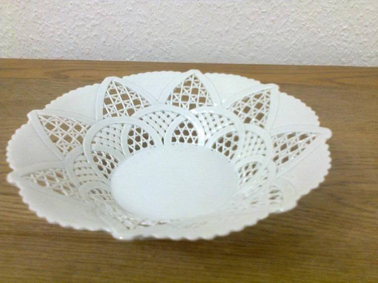 flared bowl white porcelain, lace-style openwork border