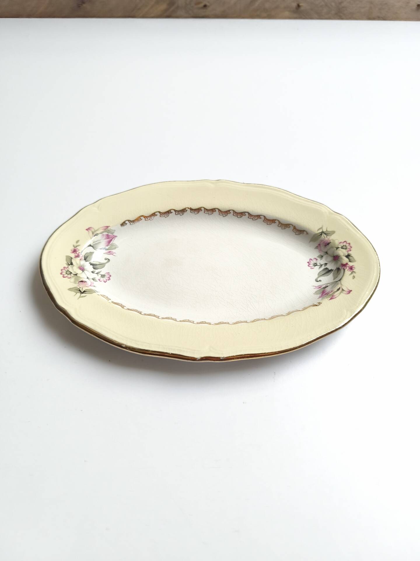 Ravier vintage L'Amandinoise model Paola white cream flowers