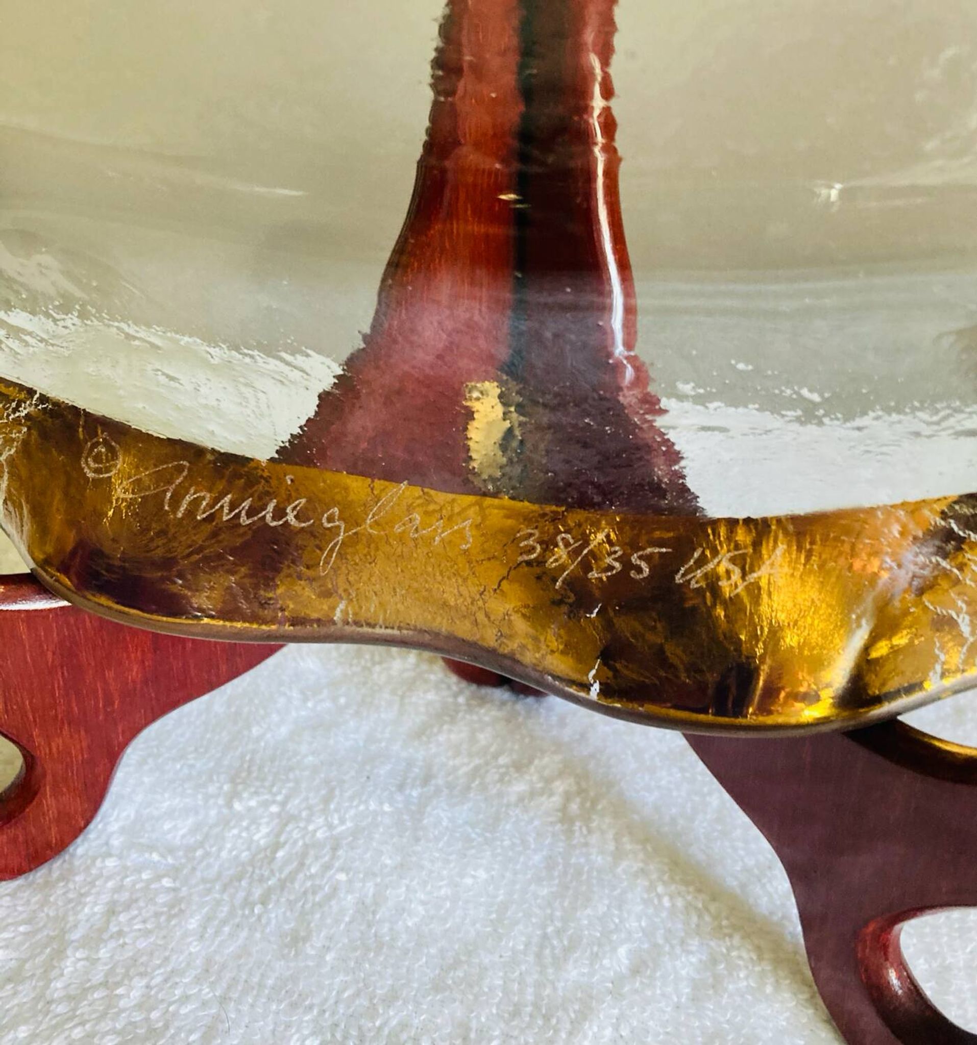 Oval dish signed Annie Glass 38/35 made in the USA wavy edge gilded with fine gold