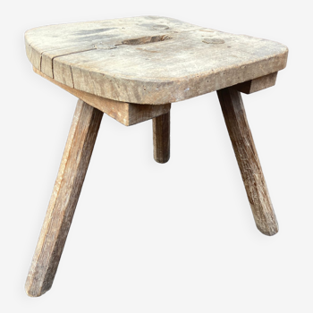 Tabouret de ferme rustique brutaliste