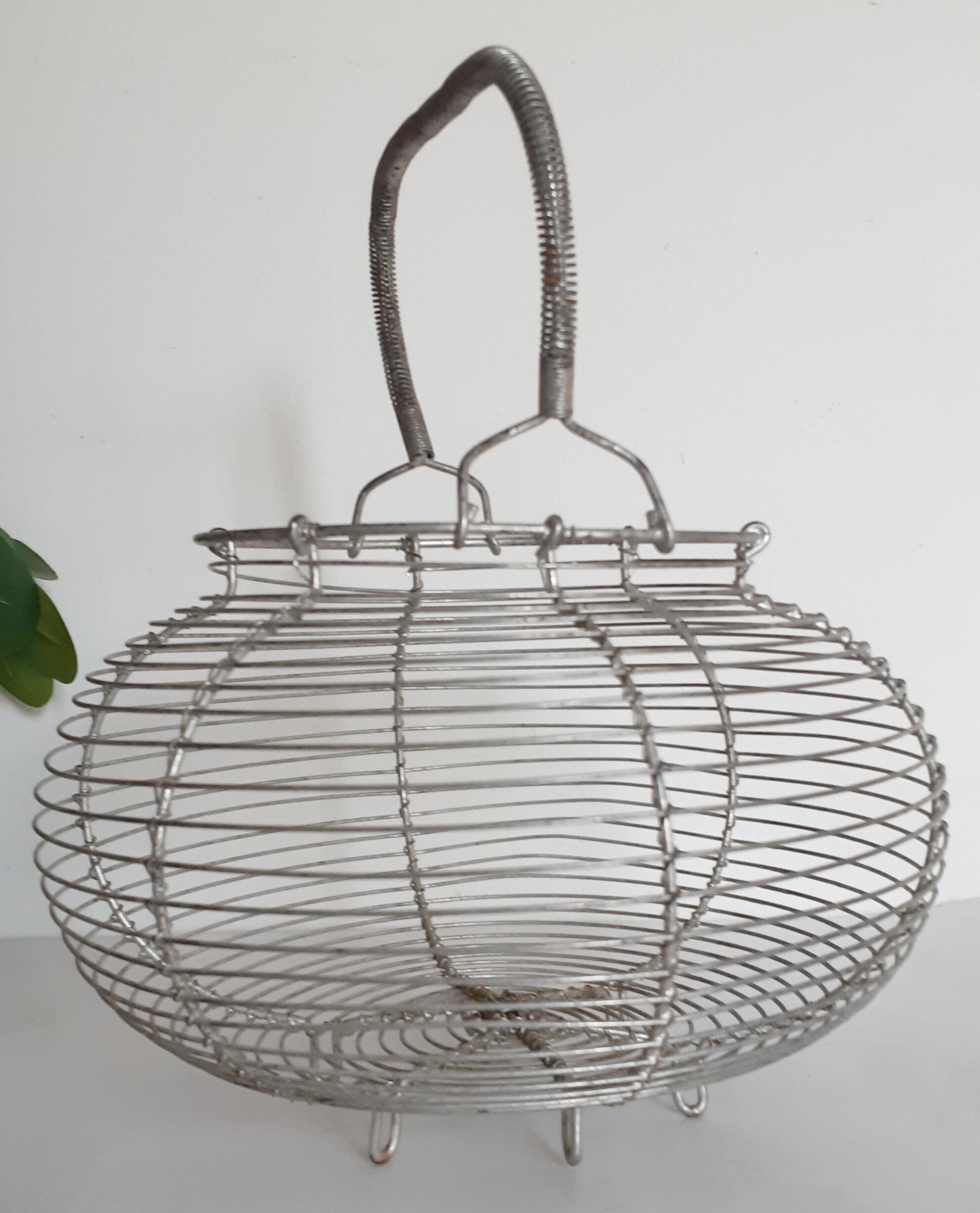 Egg basket