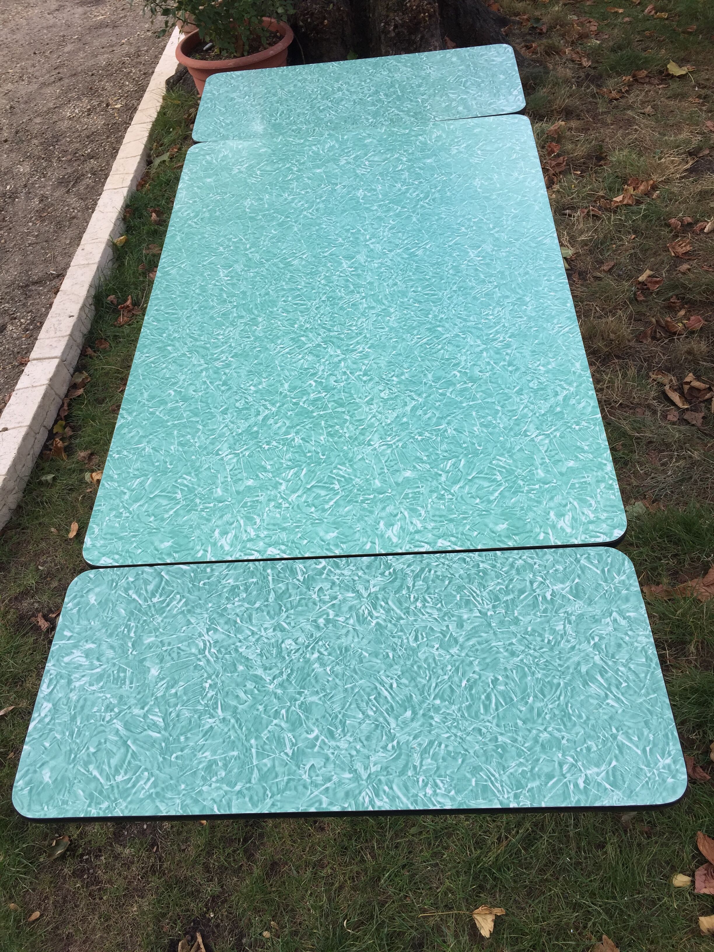 Formica vintage green table and opaline - 6 matching chairs