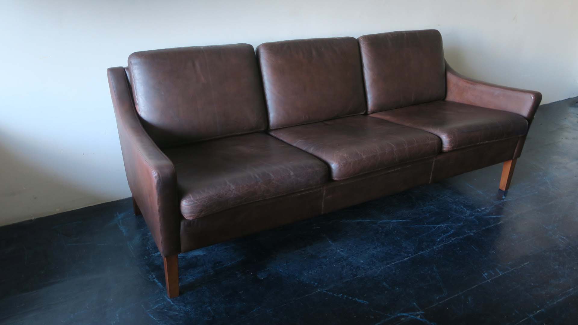 Mid-century danish 3seater sofa in dark brown leather
