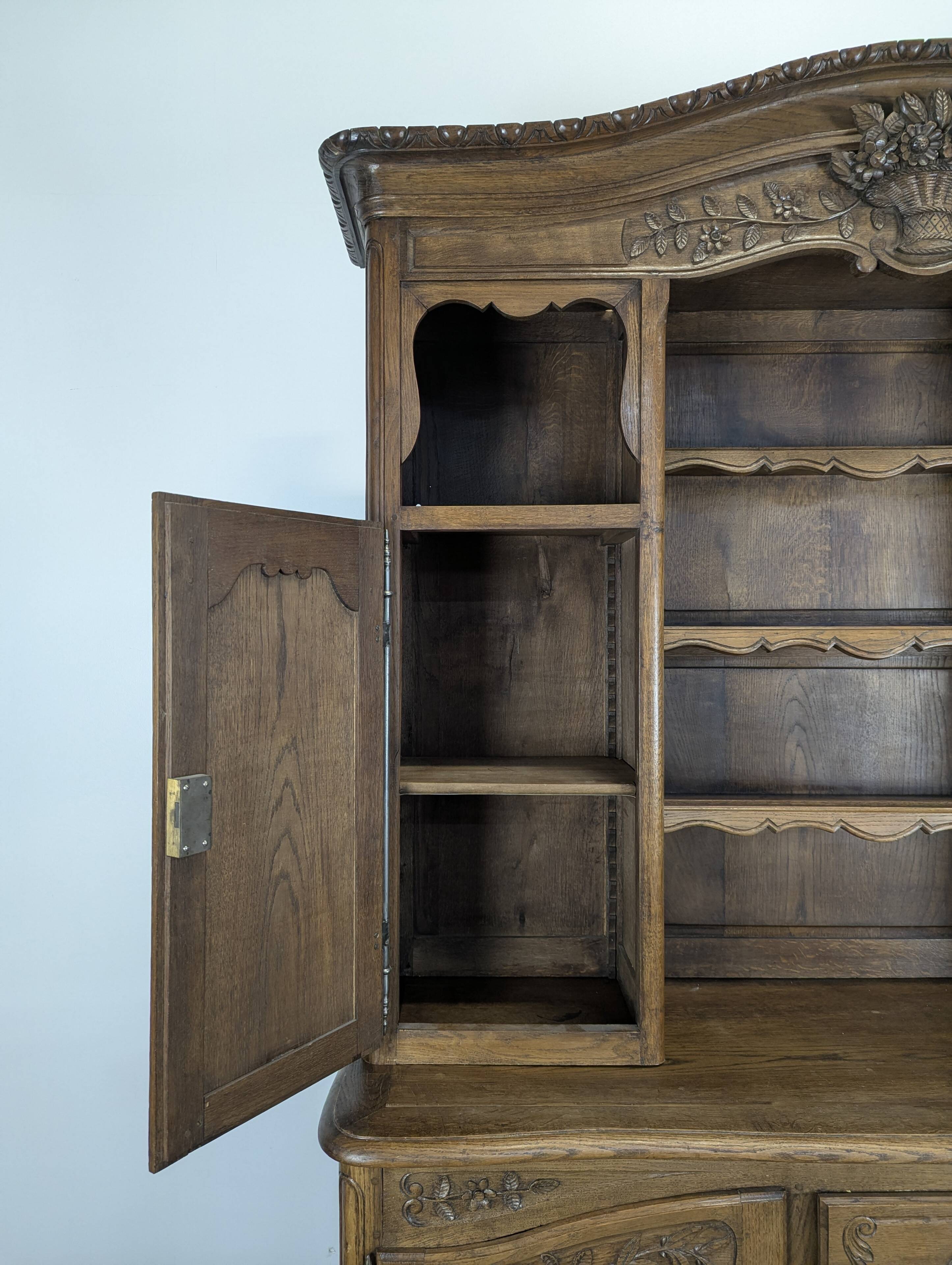Carved Norman buffet Neo-rustic