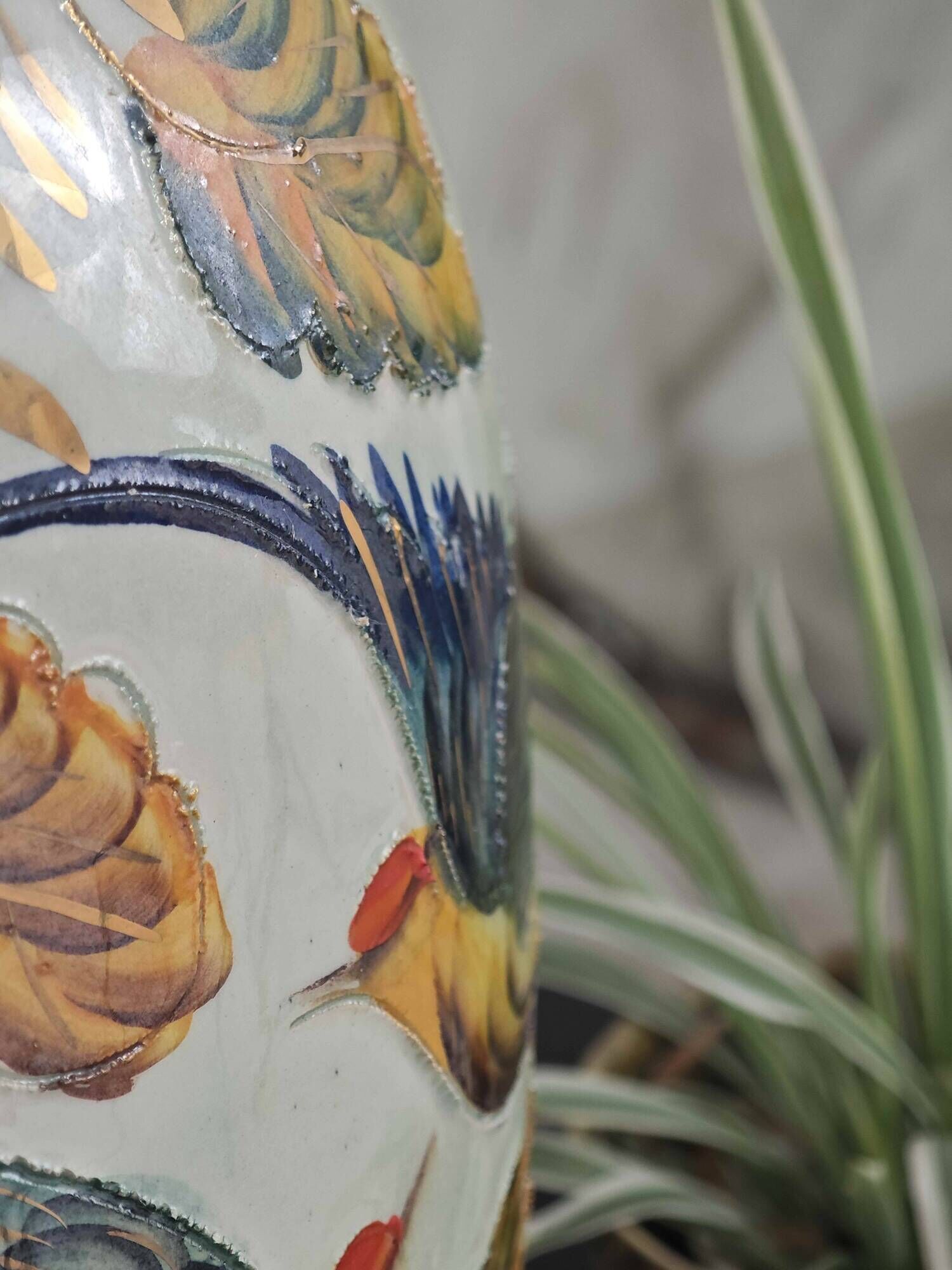 Beau vase peint main oiseau et feuilles H.Béquet numéroté 556
