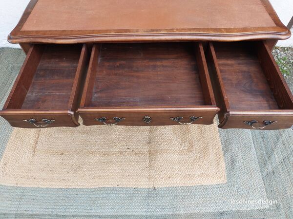 bureau style Louis XV en bois, plateau en cuir marron