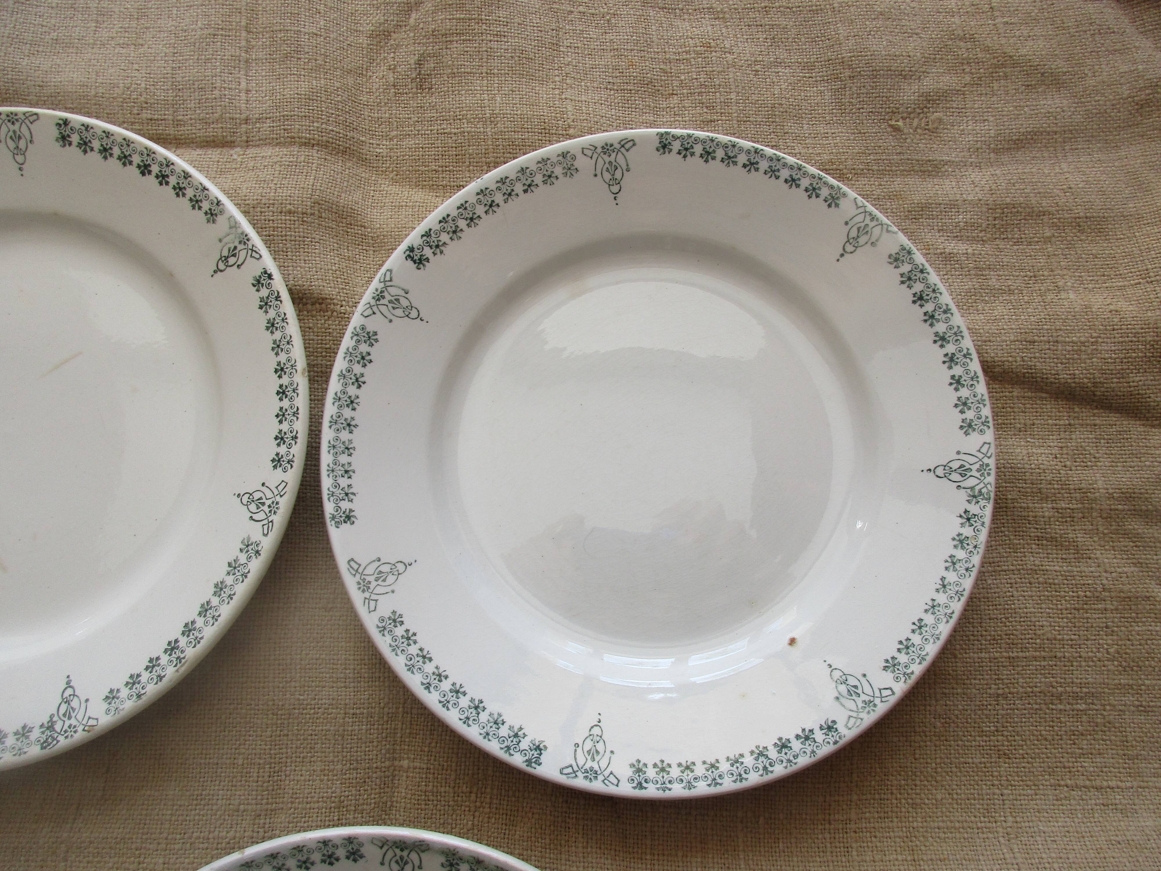 Lots of 5 plates a dessert faiencerie de castres