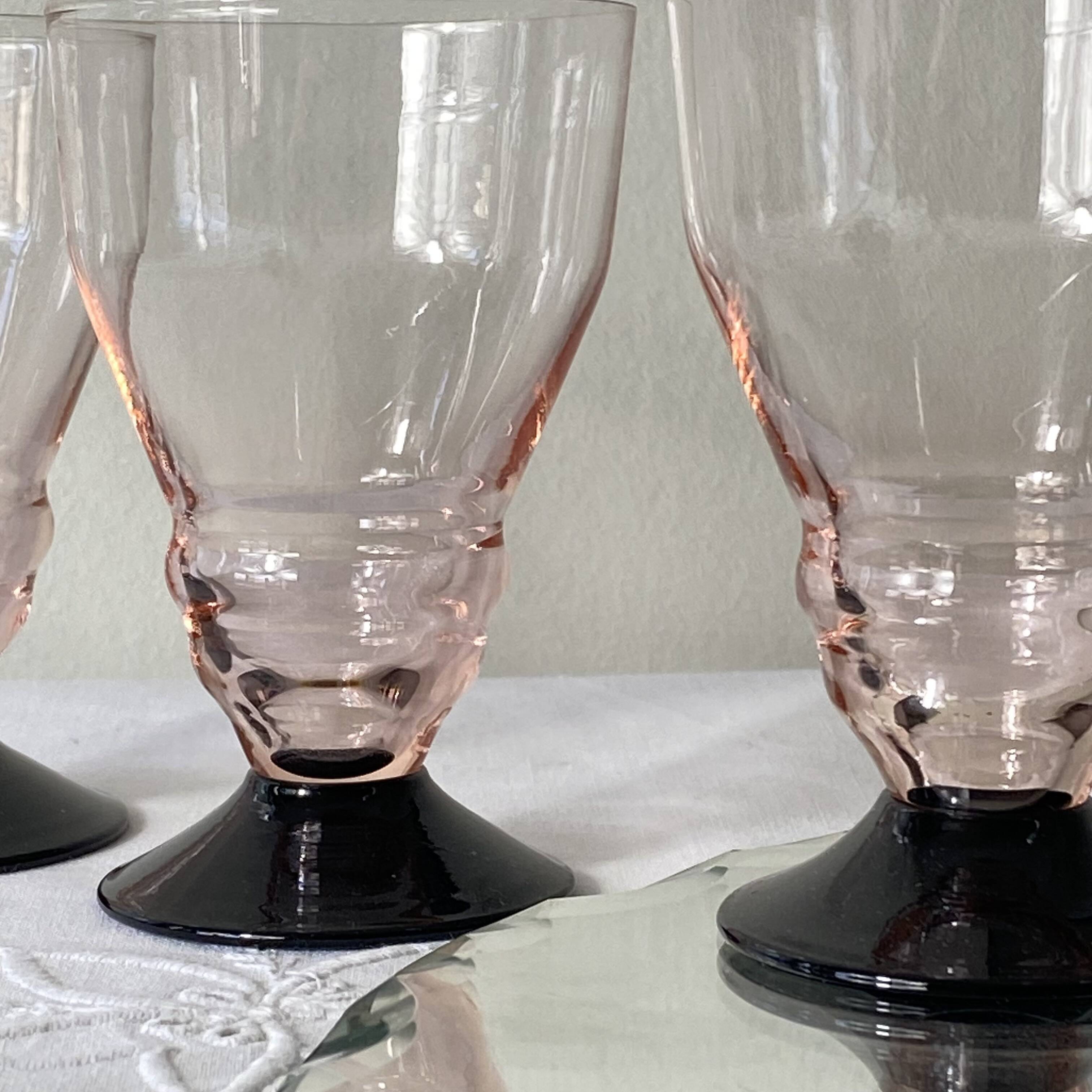 6 petits verres à vin ou à eau art déco rose et pied noir 8 cl