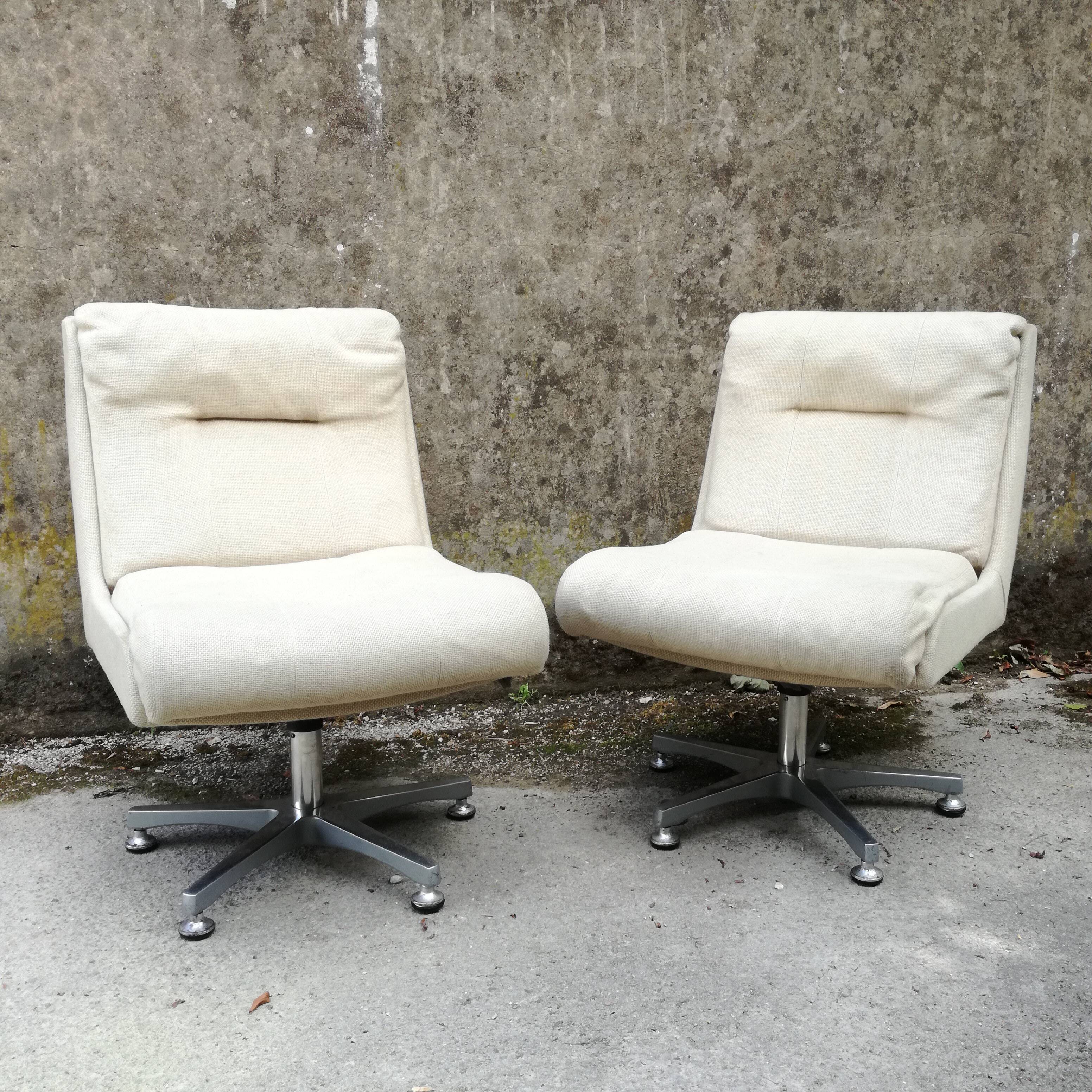 Tweed swivel armchairs 1970