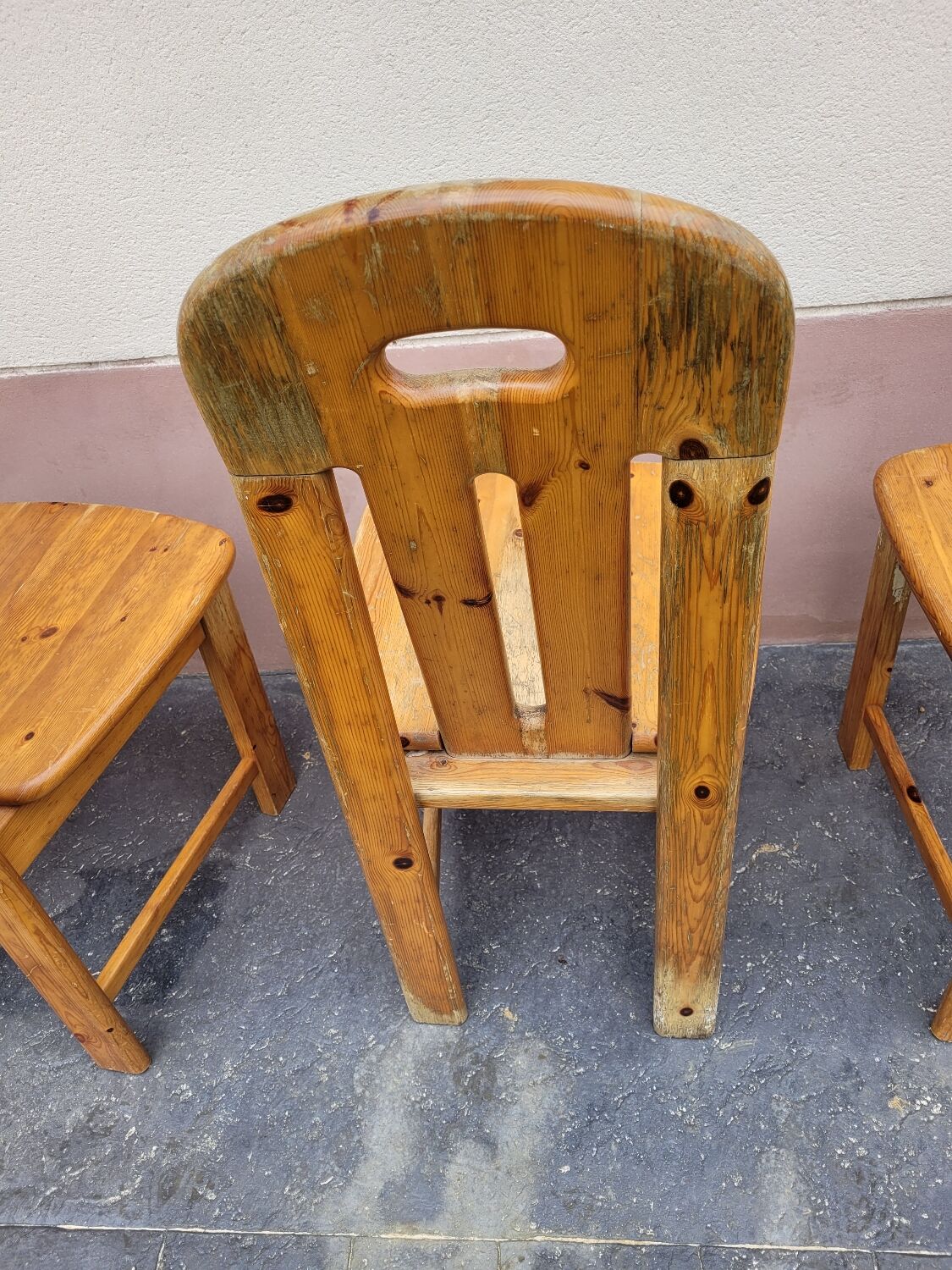 6 pine chairs