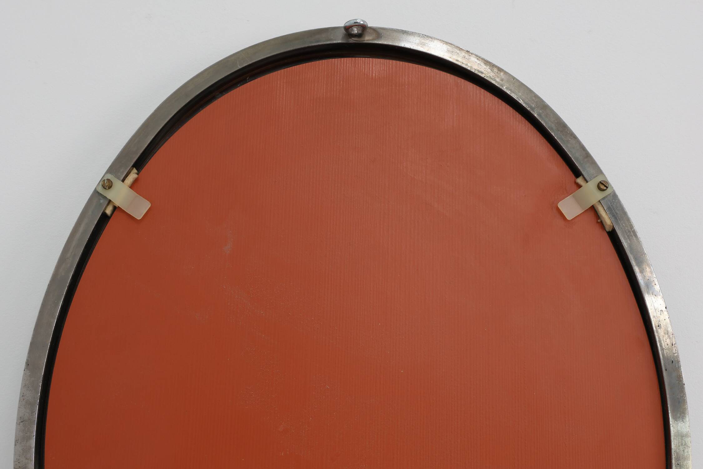 Miroir mural ovale chromé Art Déco, Belgique vers 1920