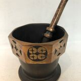 Bronze mortar, Art Deco, signed "The bronze"