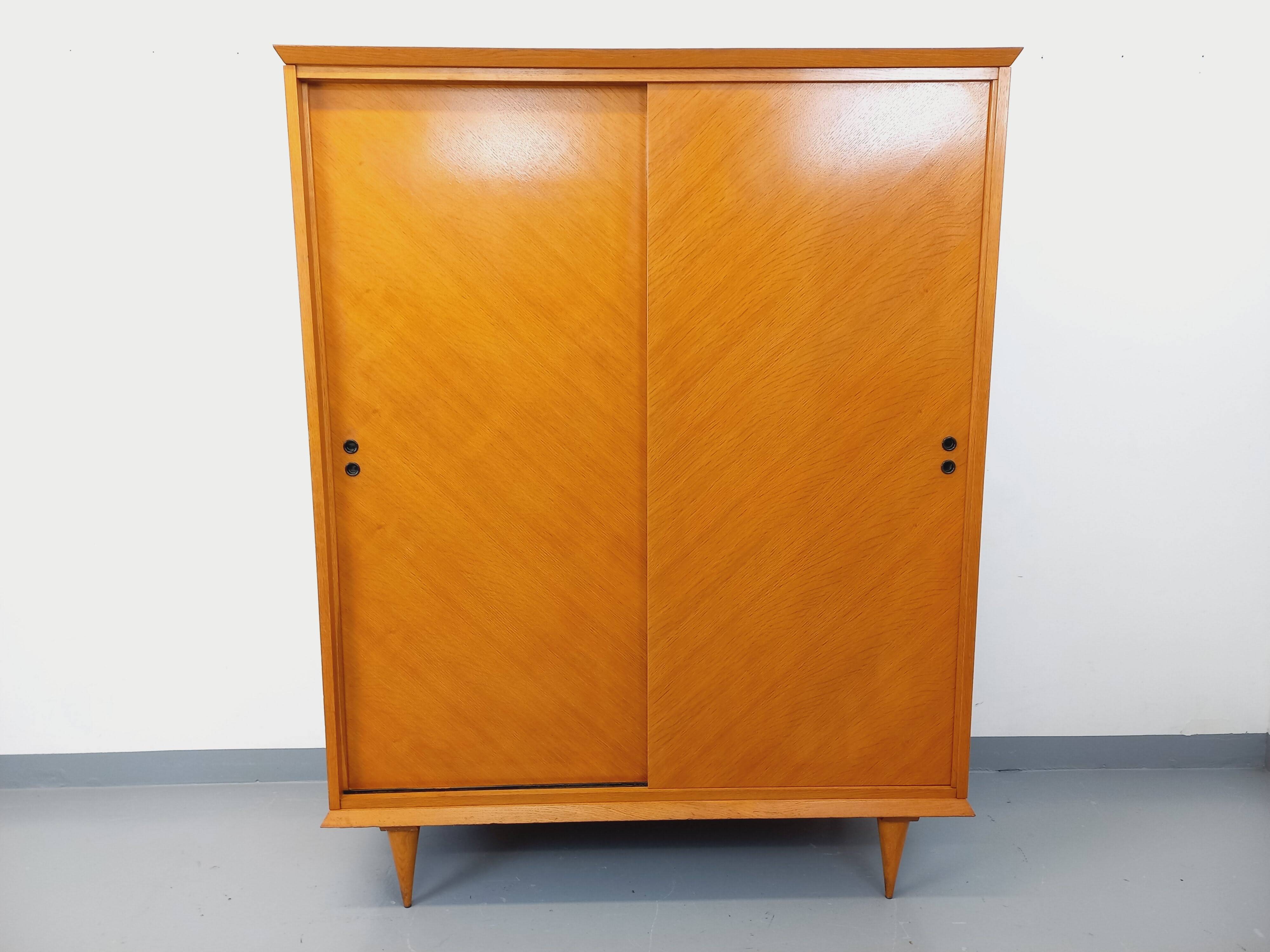Armoire vintage en bois de chêne des années 60