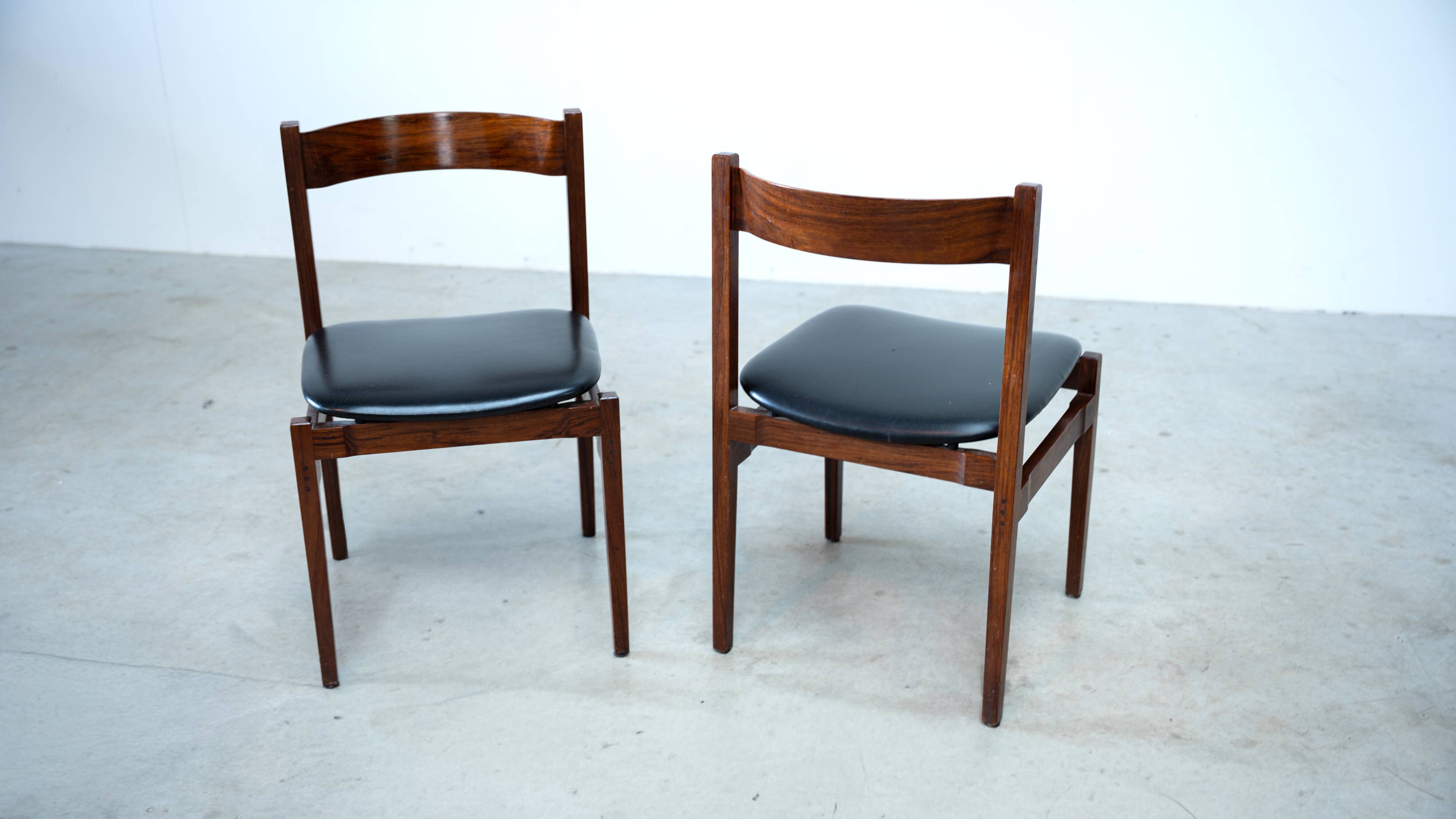Set of six model 101 rosewood dining chairs by Gianfranco Frattini