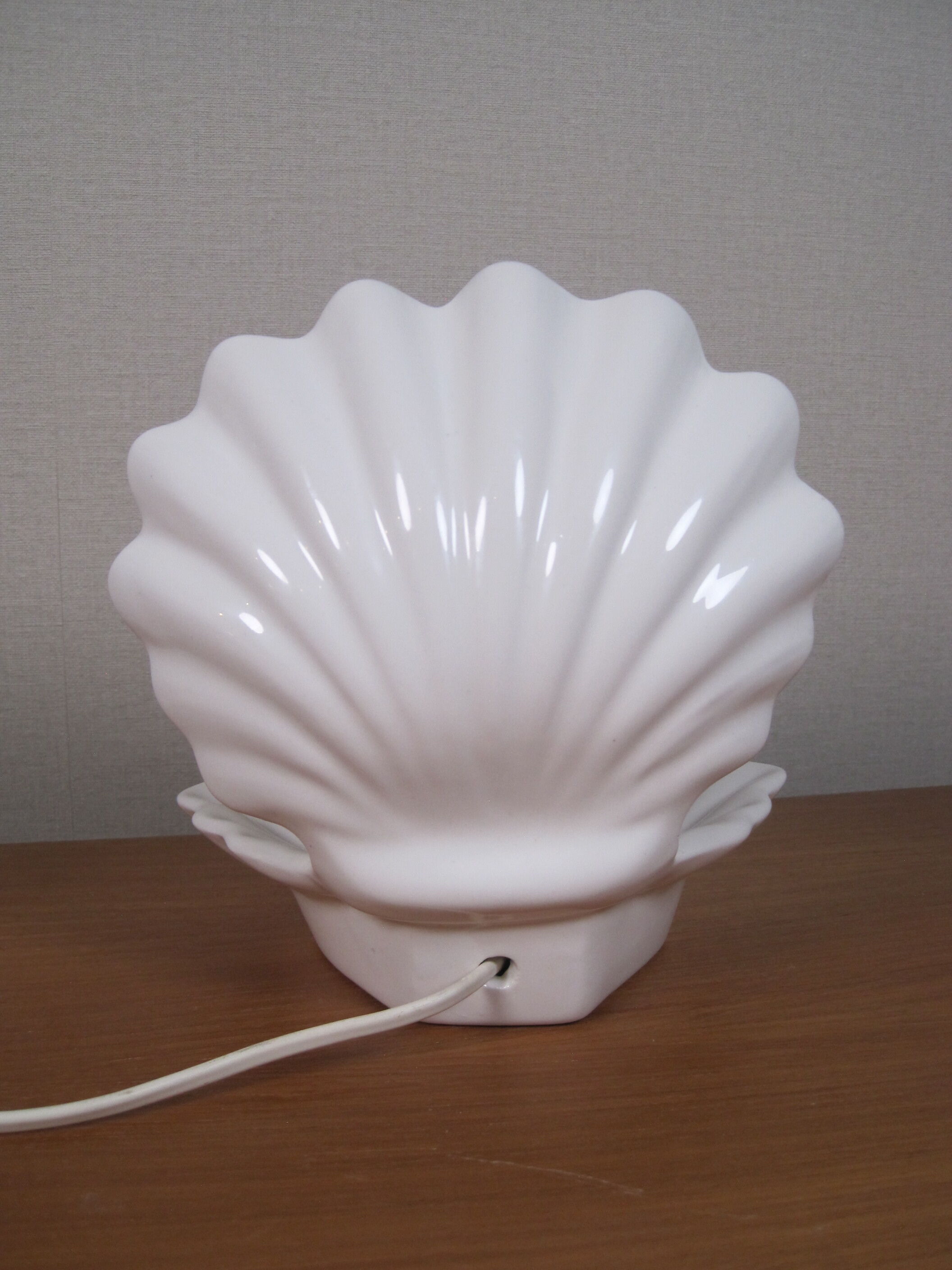 Table lamp shell in white enamelled ceramic, seventies design