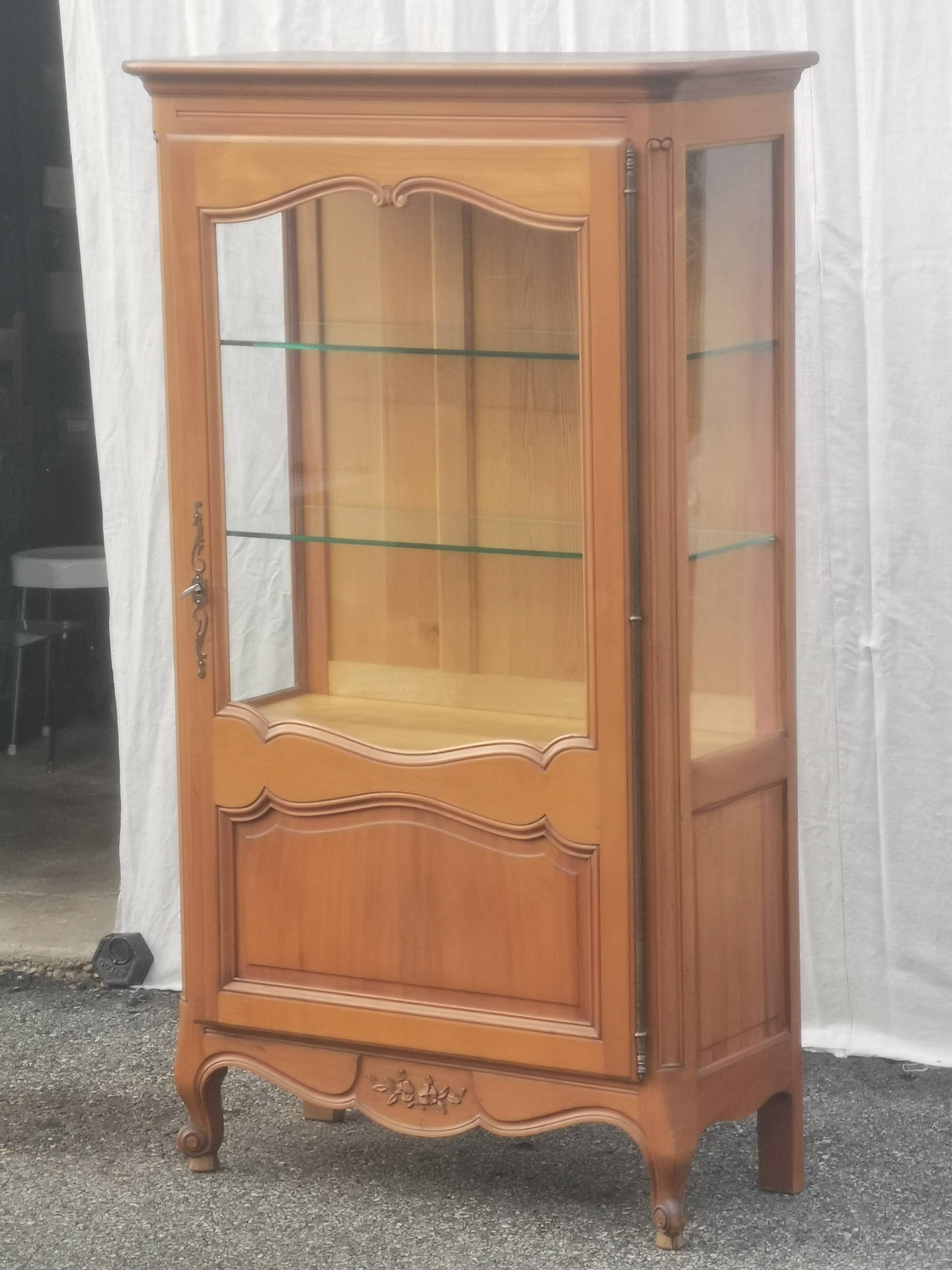 Vintage louis xv style showcase