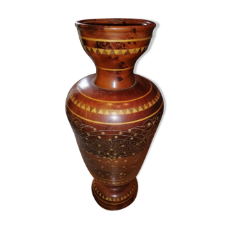 Lacquered and decorated wooden vase