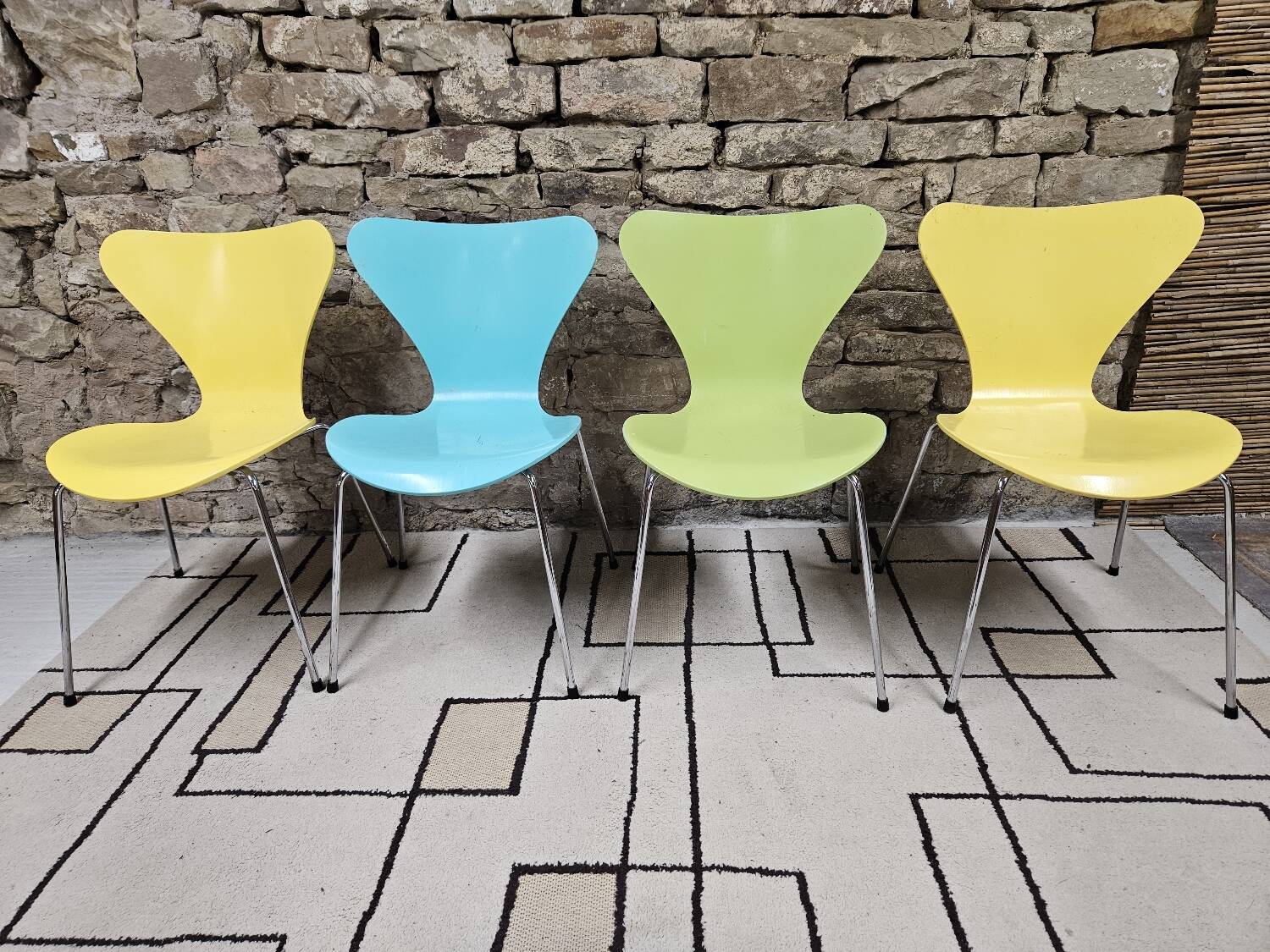 Set of 4 Serie 7 chairs by Arne Jacobsen, Fritz Hansen