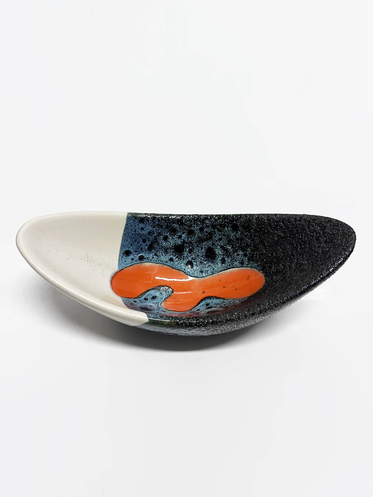 Rare set of three Elchinger Atelier ceramic bowls. France, 1950.