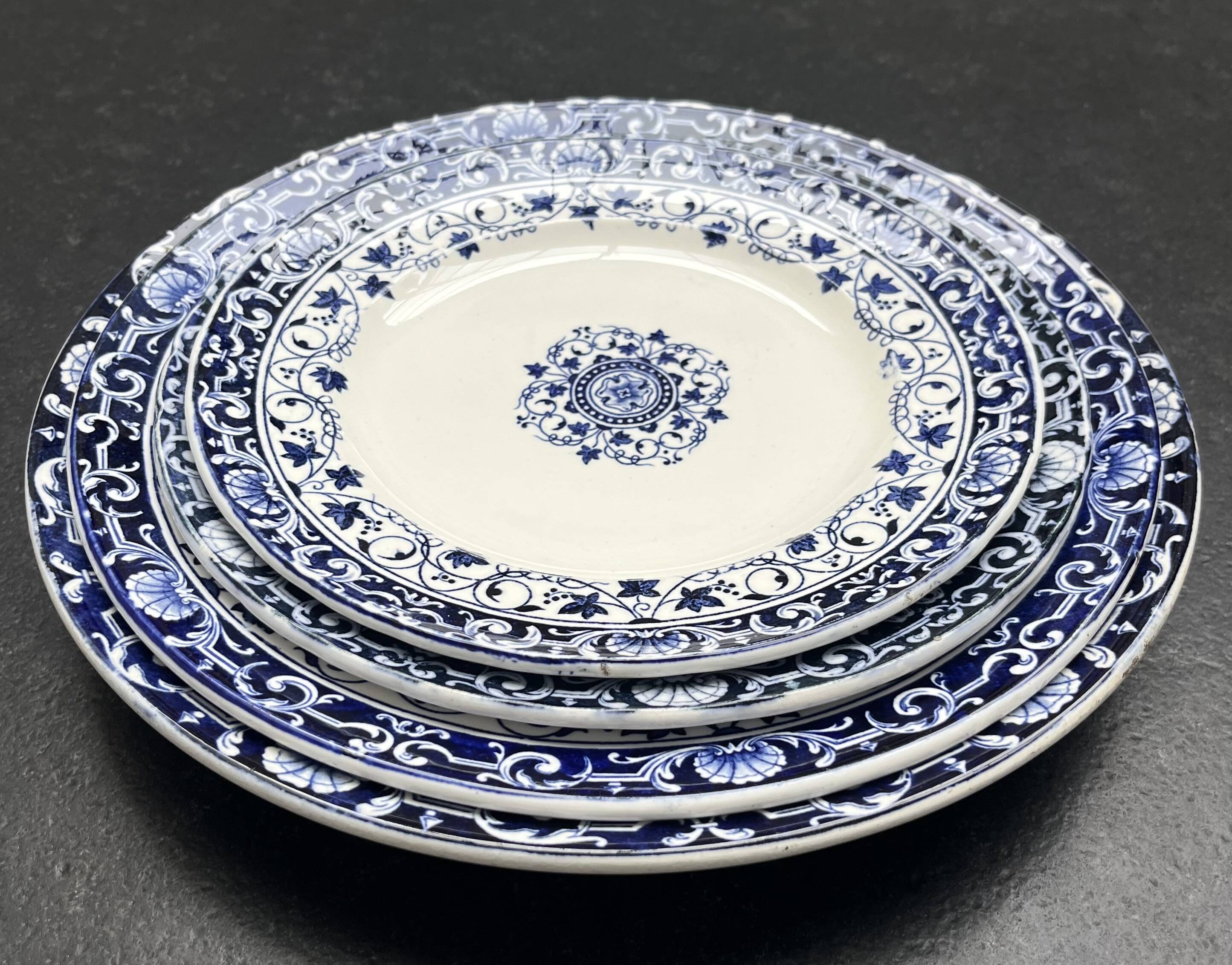 SET OF 12 PLATES - LOUIS XV SERVICE - MANUFACTURER JULES VIEILLARD