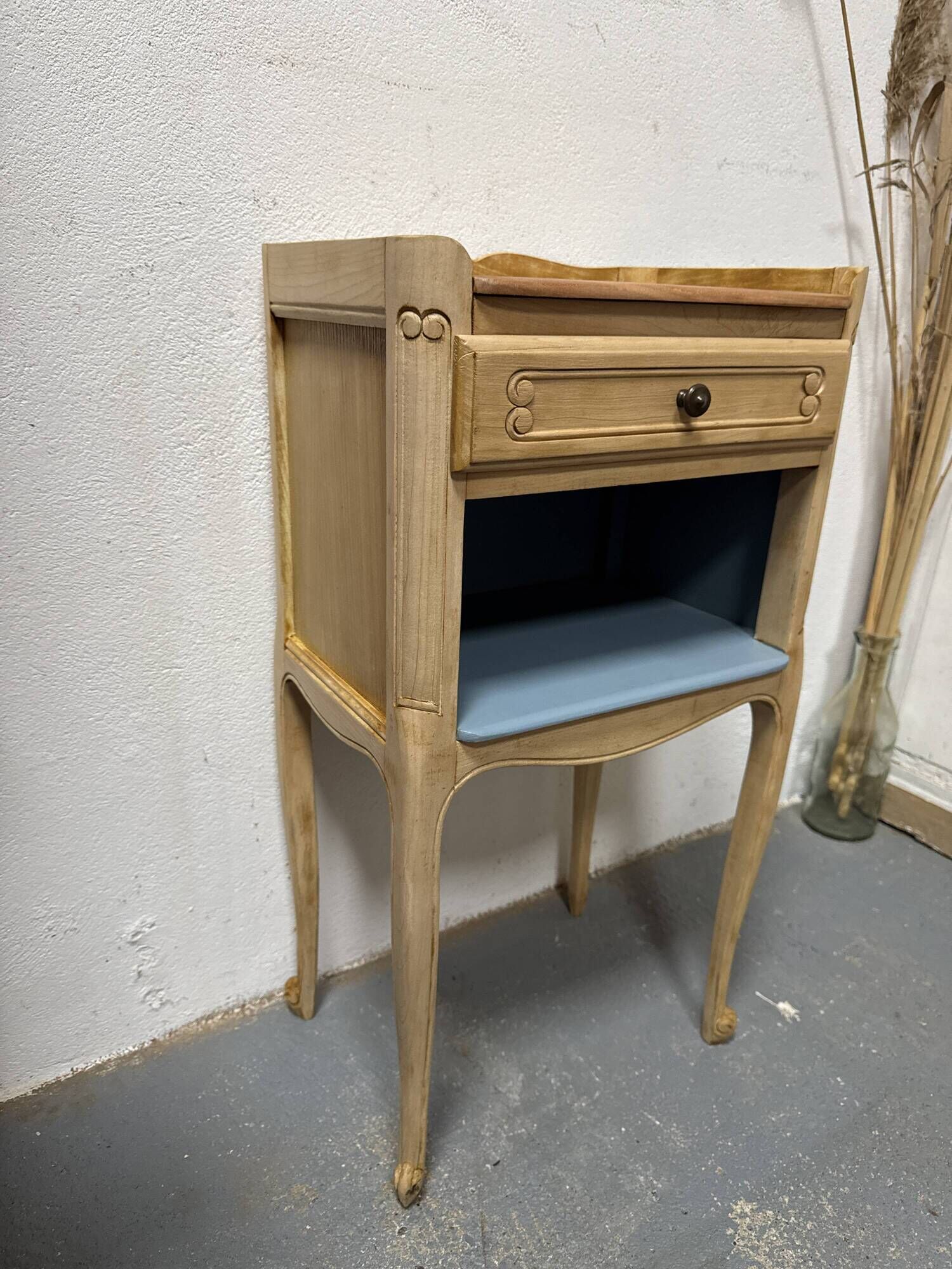 Bedside table