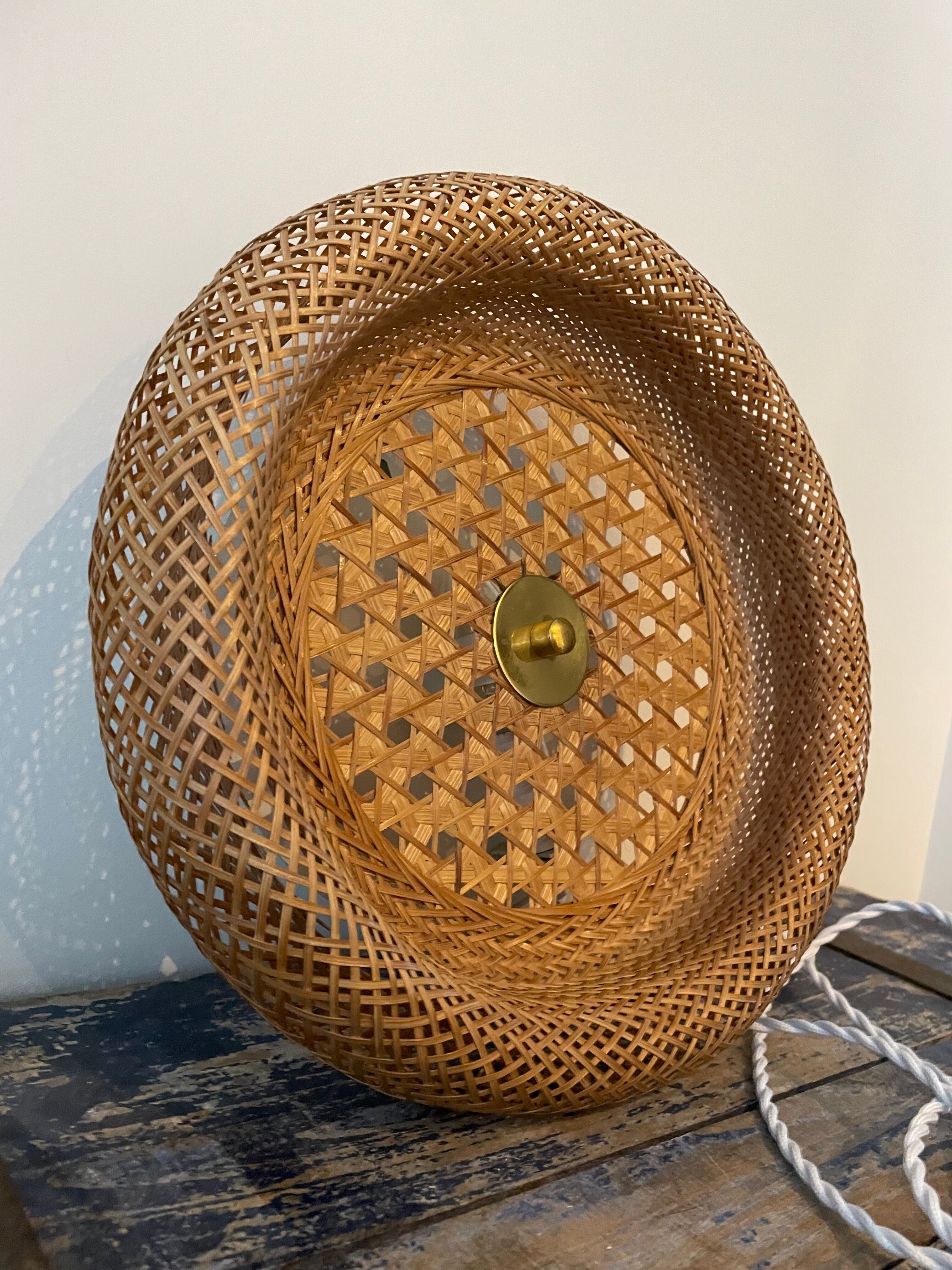 Vintage wall lamp in electric braided wicker to new