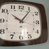 Vintage clock featured