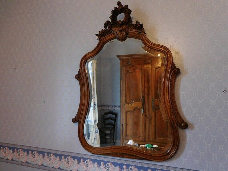 Louis XV style rocaille mirror in walnut, wall-mounted, 110x85cm