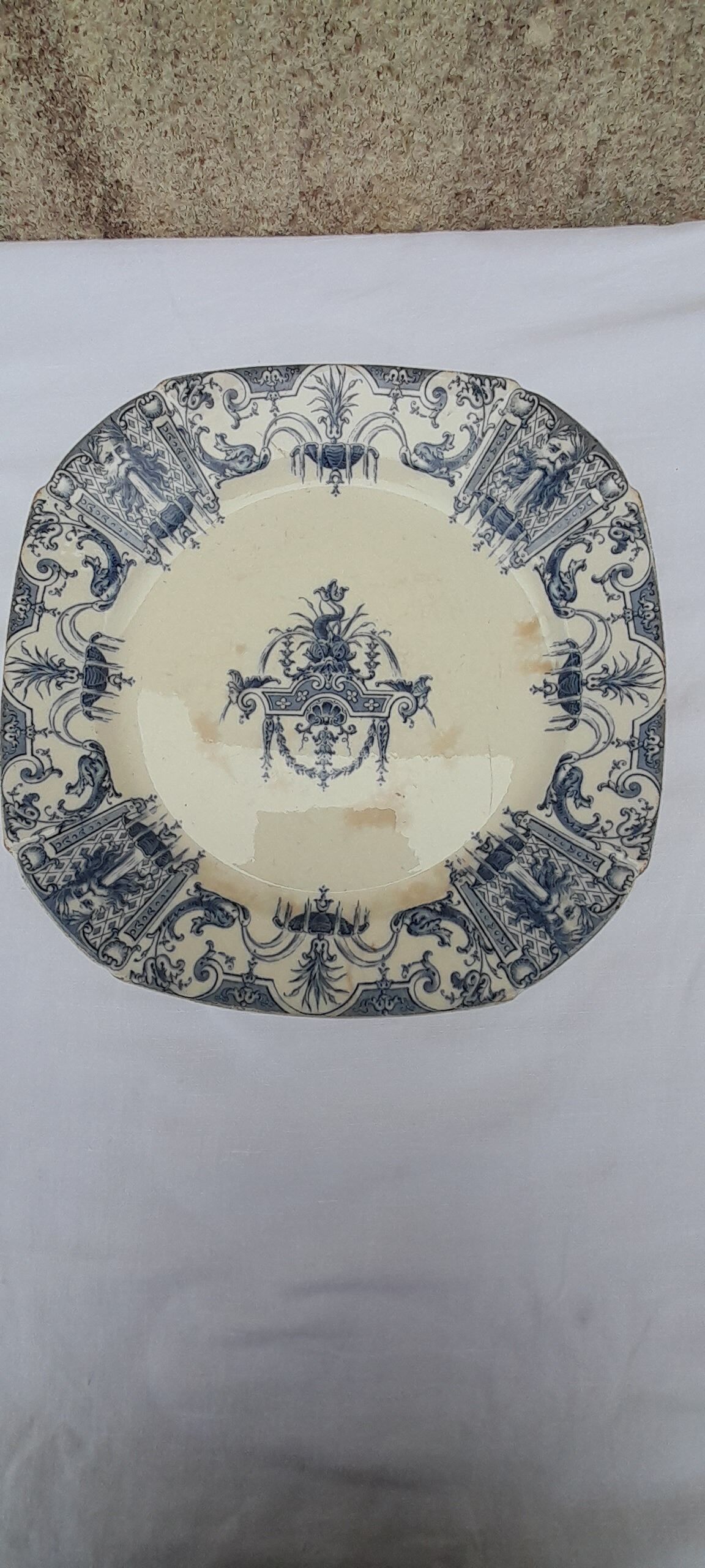 Plate on pedestal in Gien earthenware Iron earth numbered 42 late XIX th Diam 25 cm