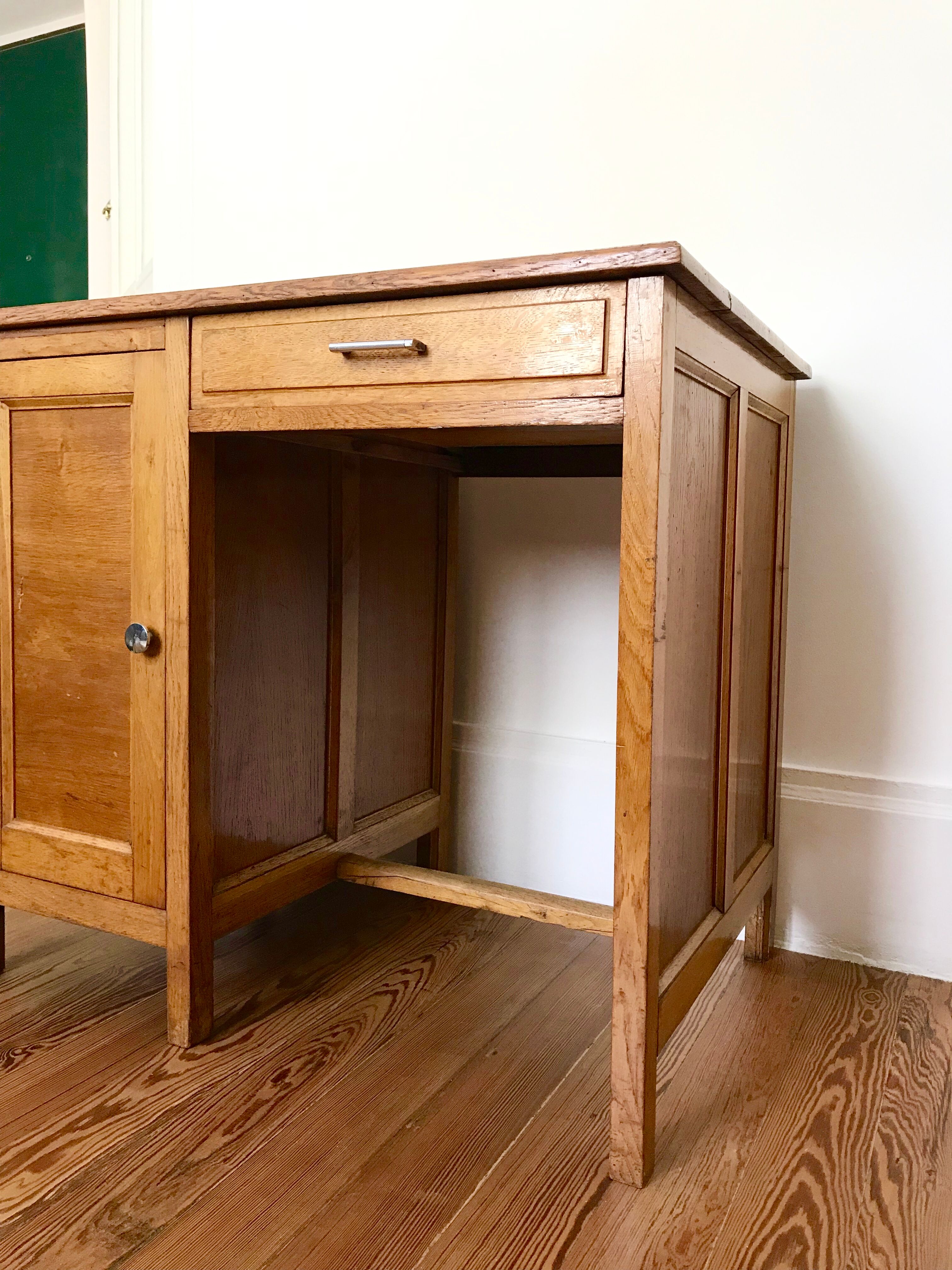 Vintage children's desk of the 40s/50s in oak