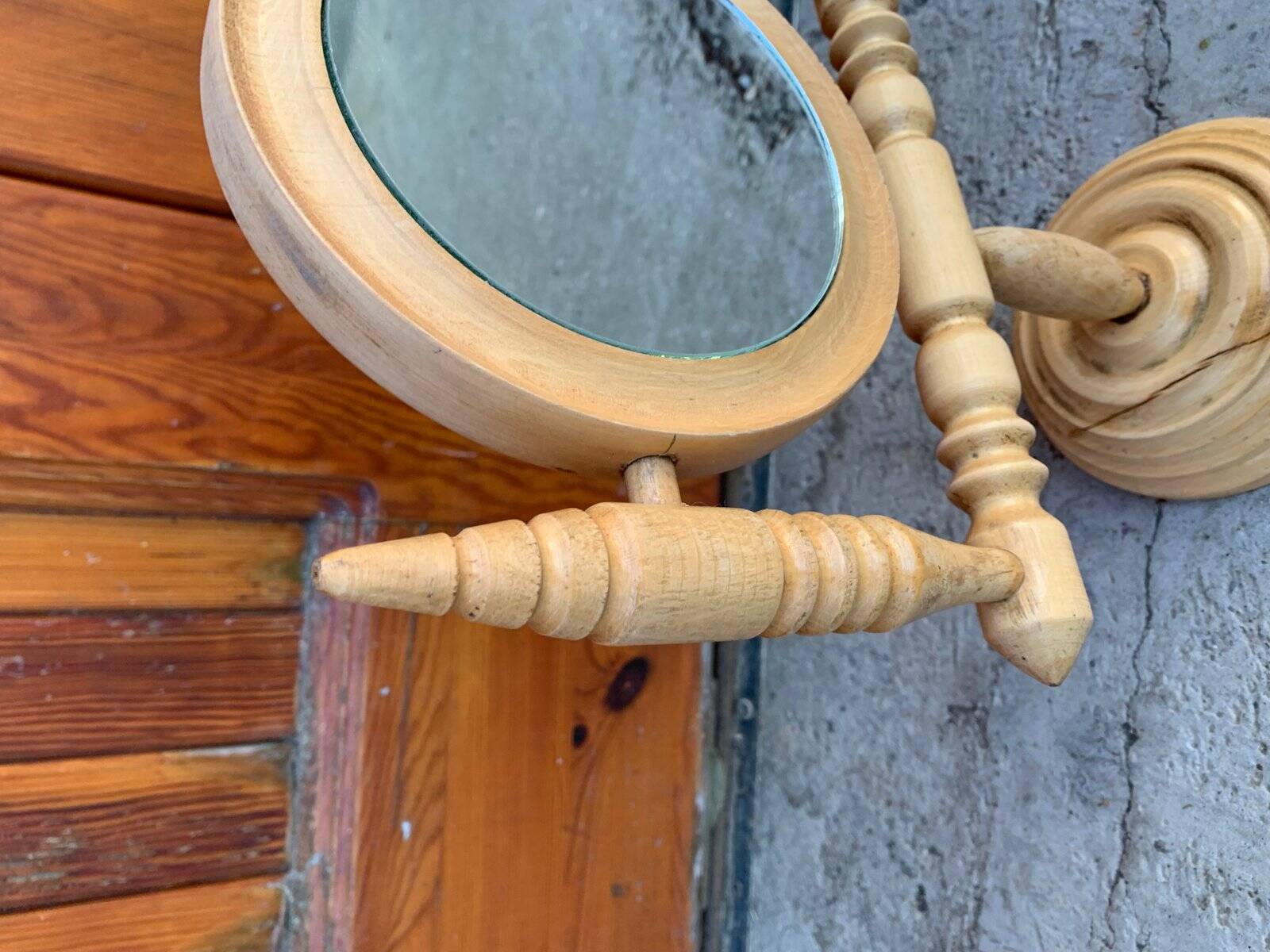 Swivel tabletop mirror in solid blonde pine, turned design from the 1950s, Czech Republic.