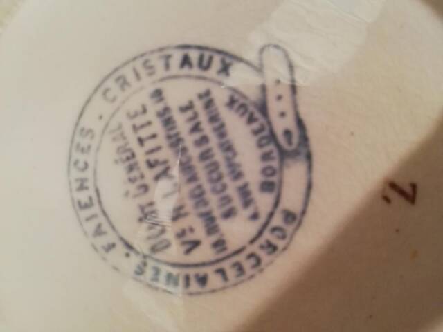 Soup tureen