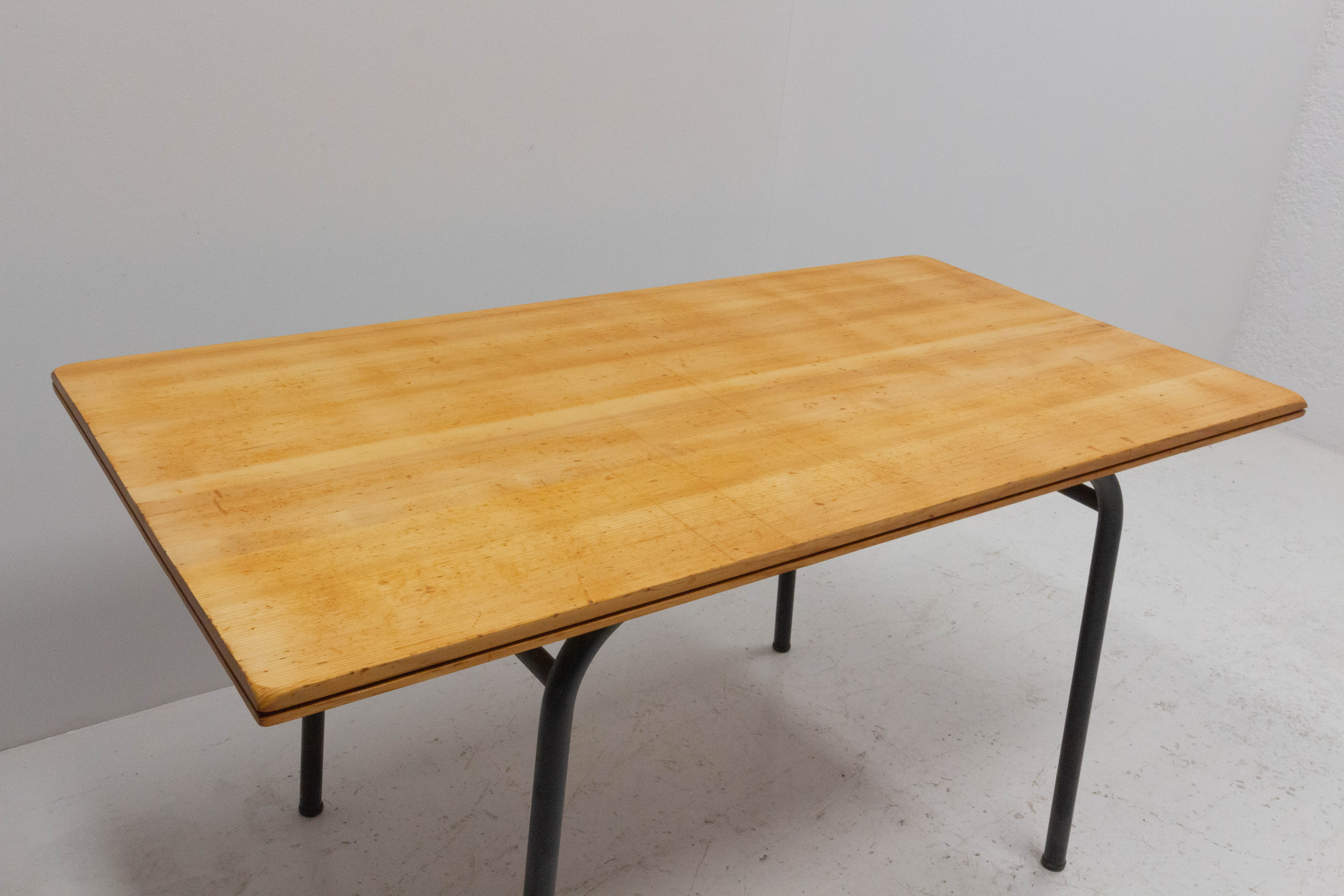 Kitchen table