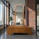 Meuble bas, d'entrée vintage en bois avec miroir