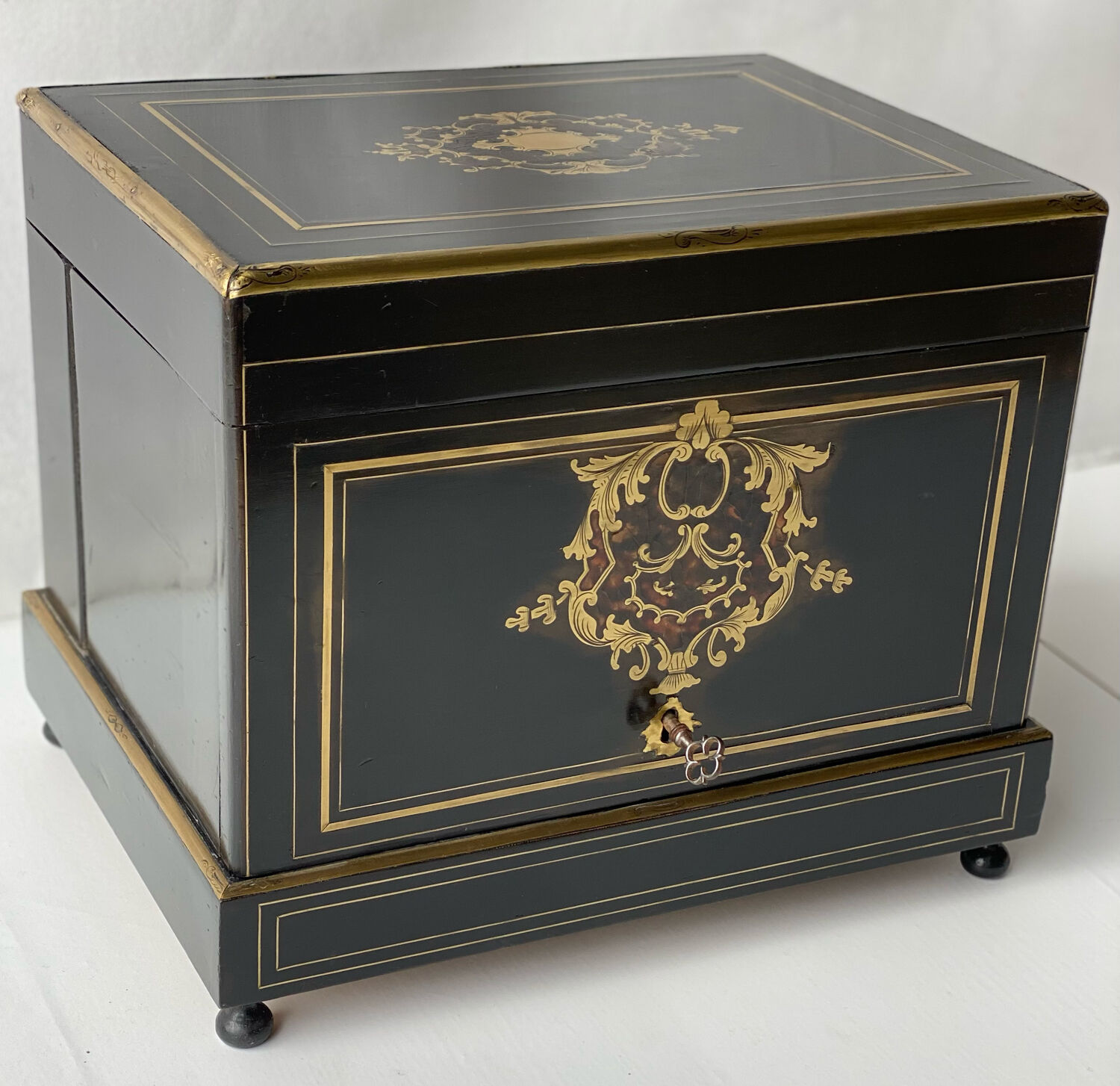 Napoleon III liquor cellar