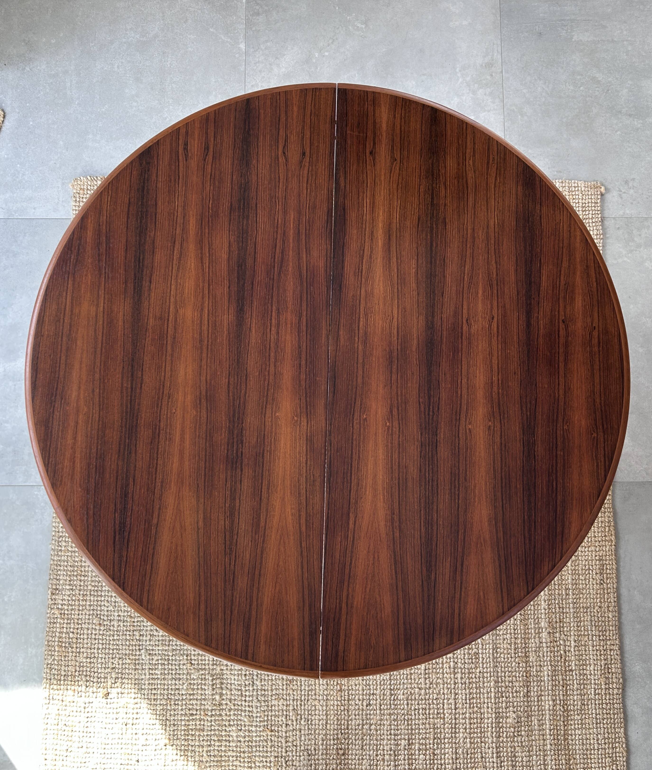 Danish dining table in rosewood.