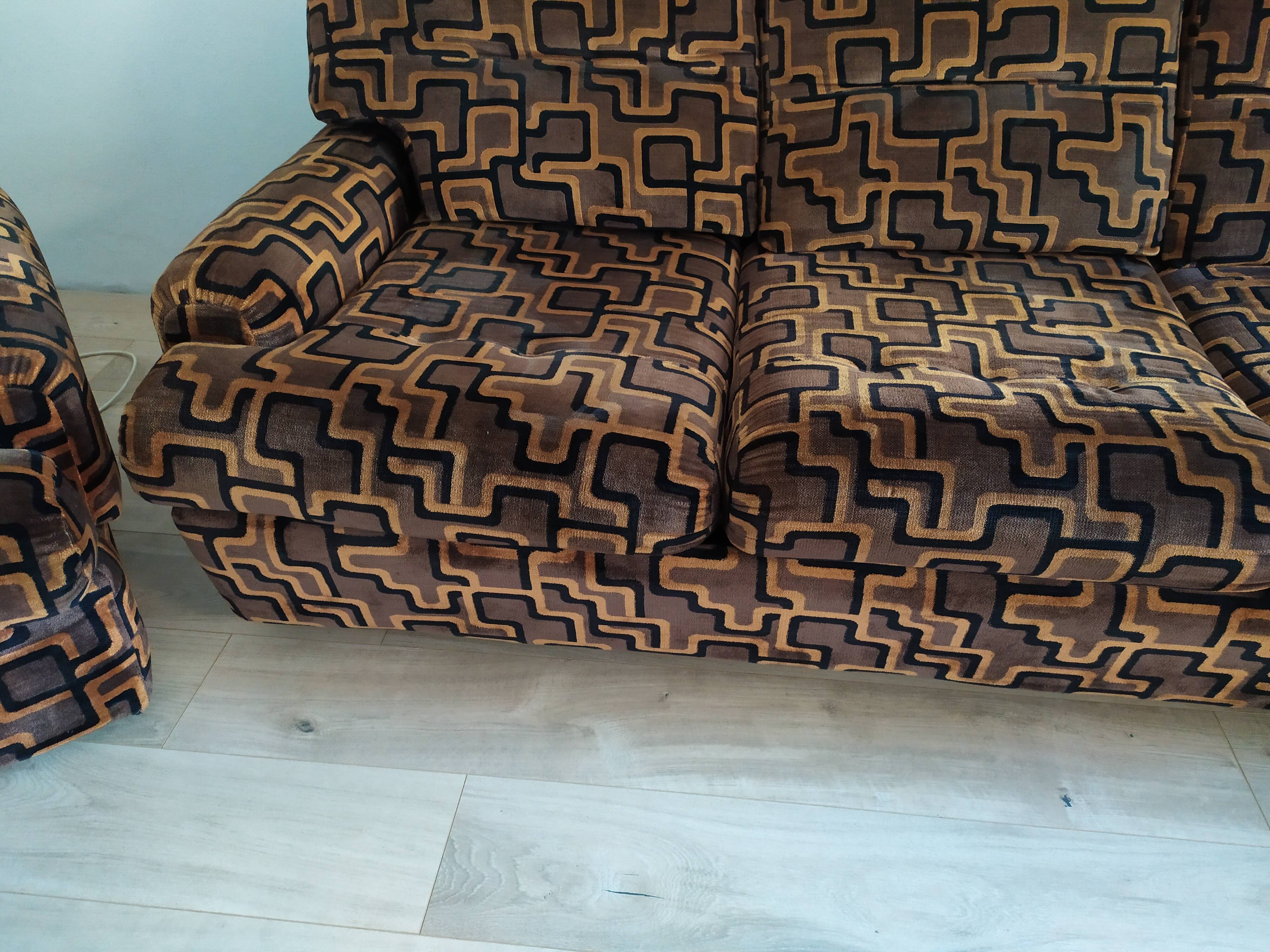 Set vintage sofa bed and 2 armchairs