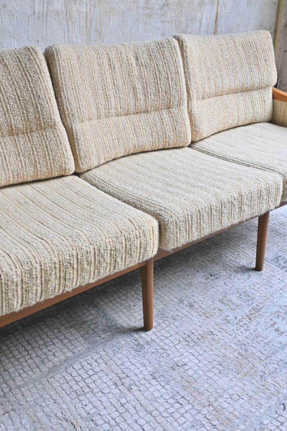 Canapé 3 places Mid-Century Design Scandinave Teck et Tissu
