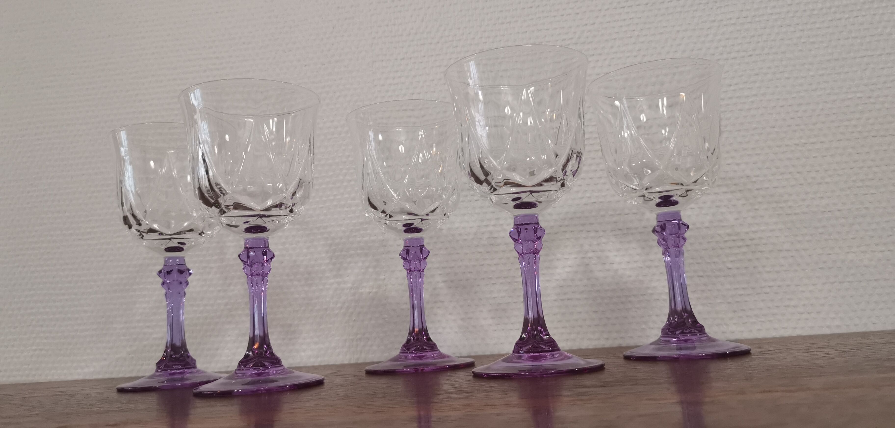 Set of 5 crystal purple stemmed glasses from the great brand Cristal d'Arques