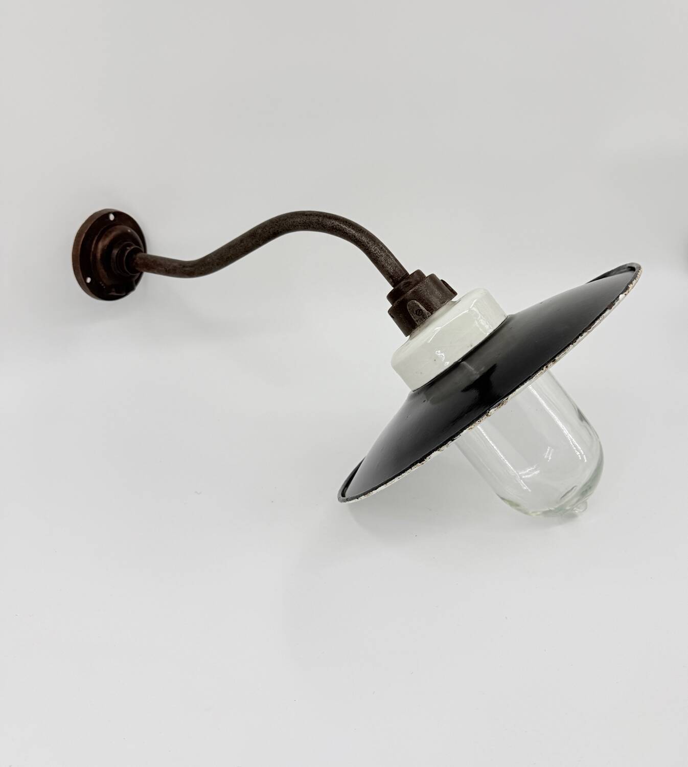 Court lamp