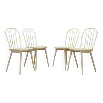 Ensemble de quatre chaises en hêtre, design danois, années 1970, fabrication : Danemark