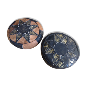 2 poufs en cuir
