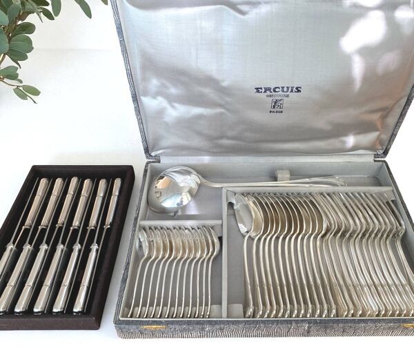 Ménagère Ercuis en métal argenté 49 pièces avec couteaux modèle Victoria