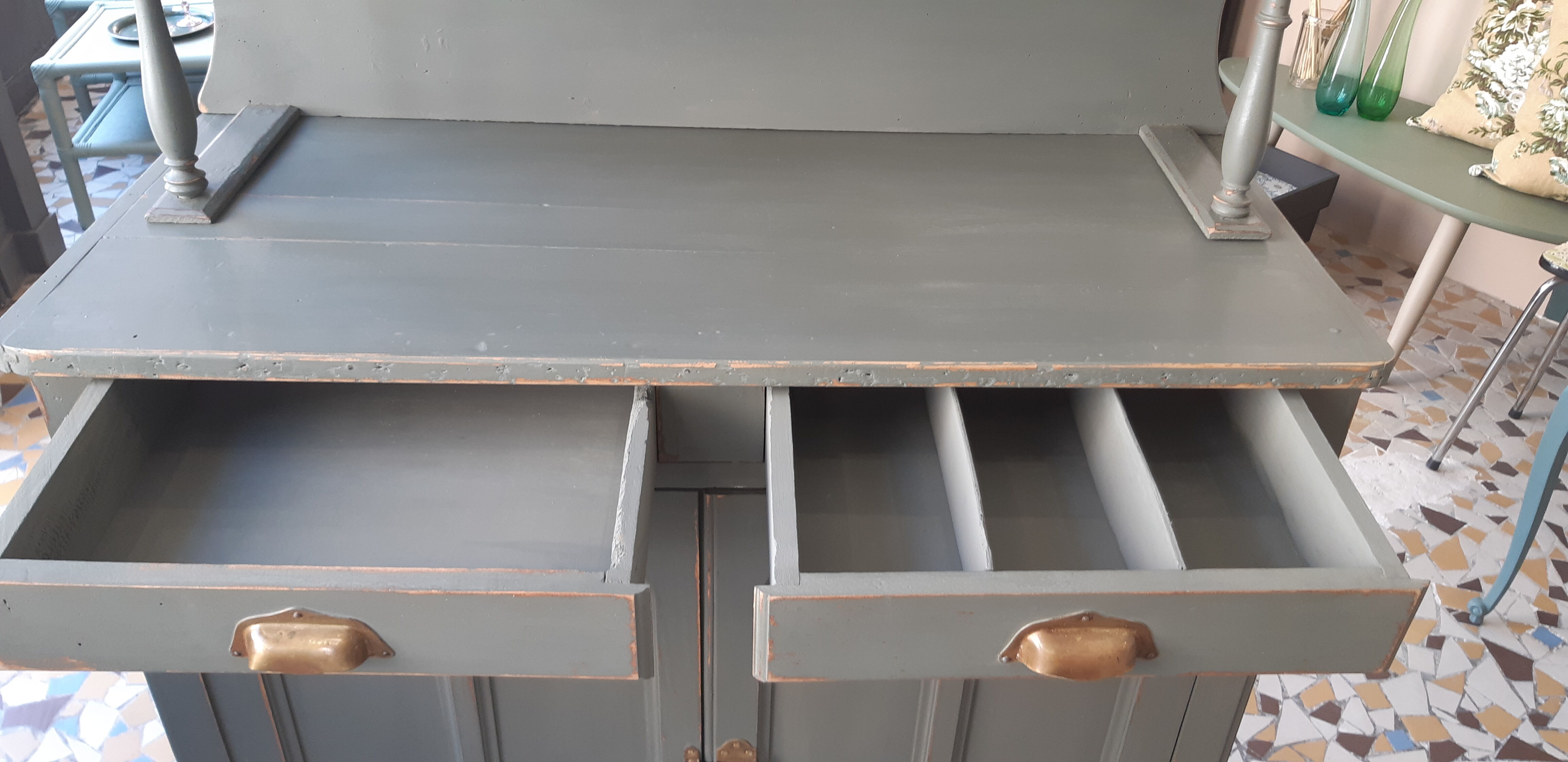 Buffet Parisien 2 bodies revisited in green