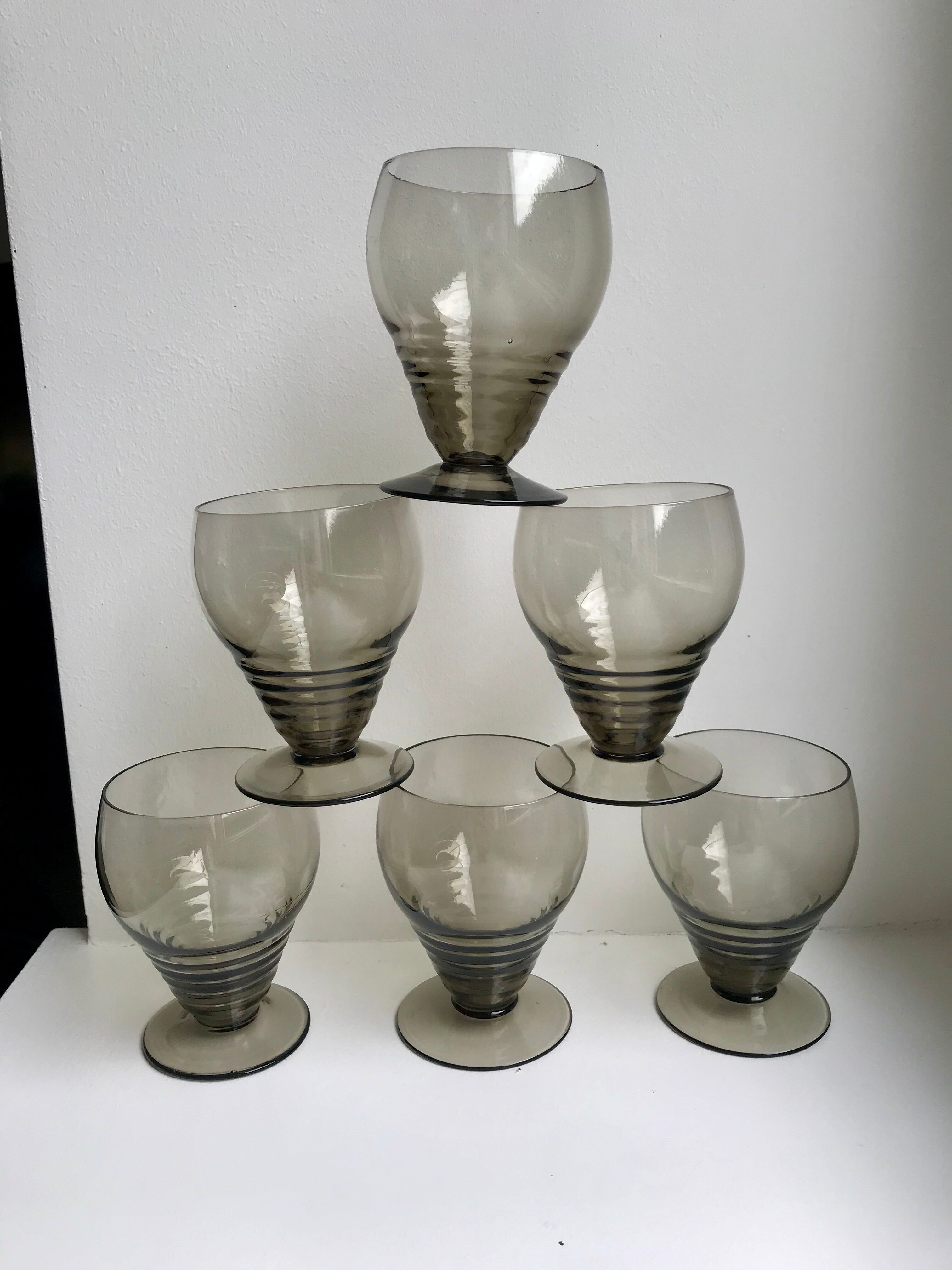 Set of 6 small art deco design wine glasses in smoked glass 30-40s