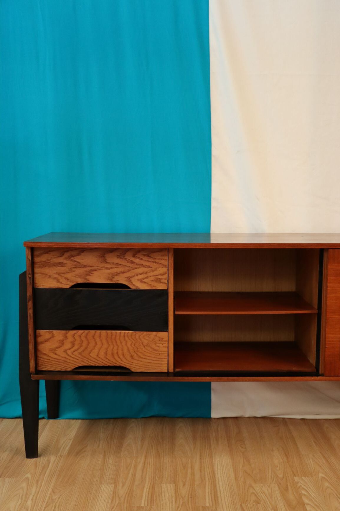 Great vintage sidebard