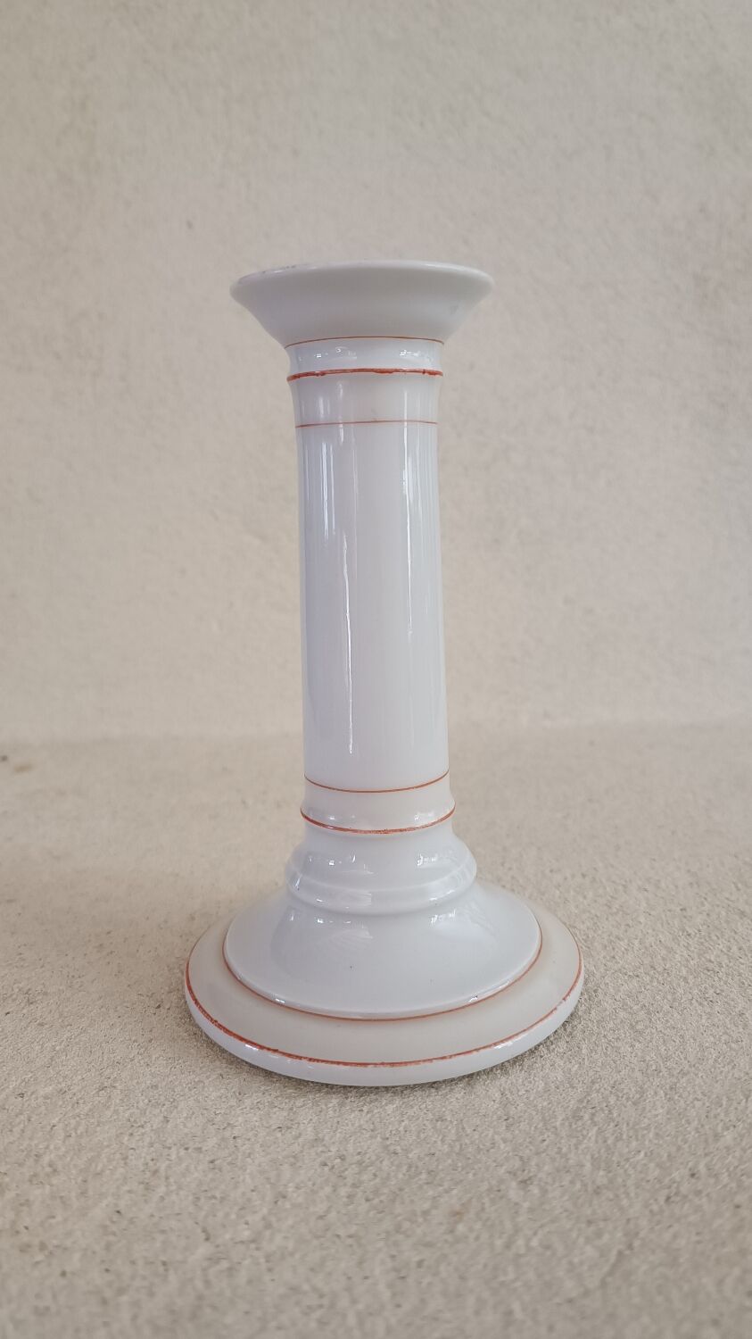 Porcelain candle holder