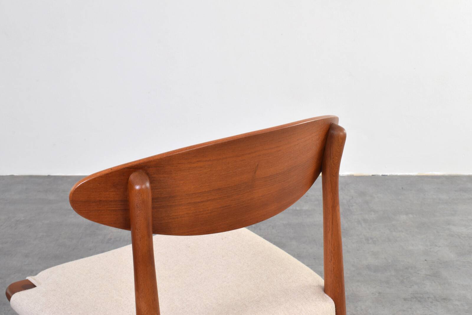 Danish Teak Dining Chairs by Ejner Larsen & Aksel Bender Madsen 1960s Set 4